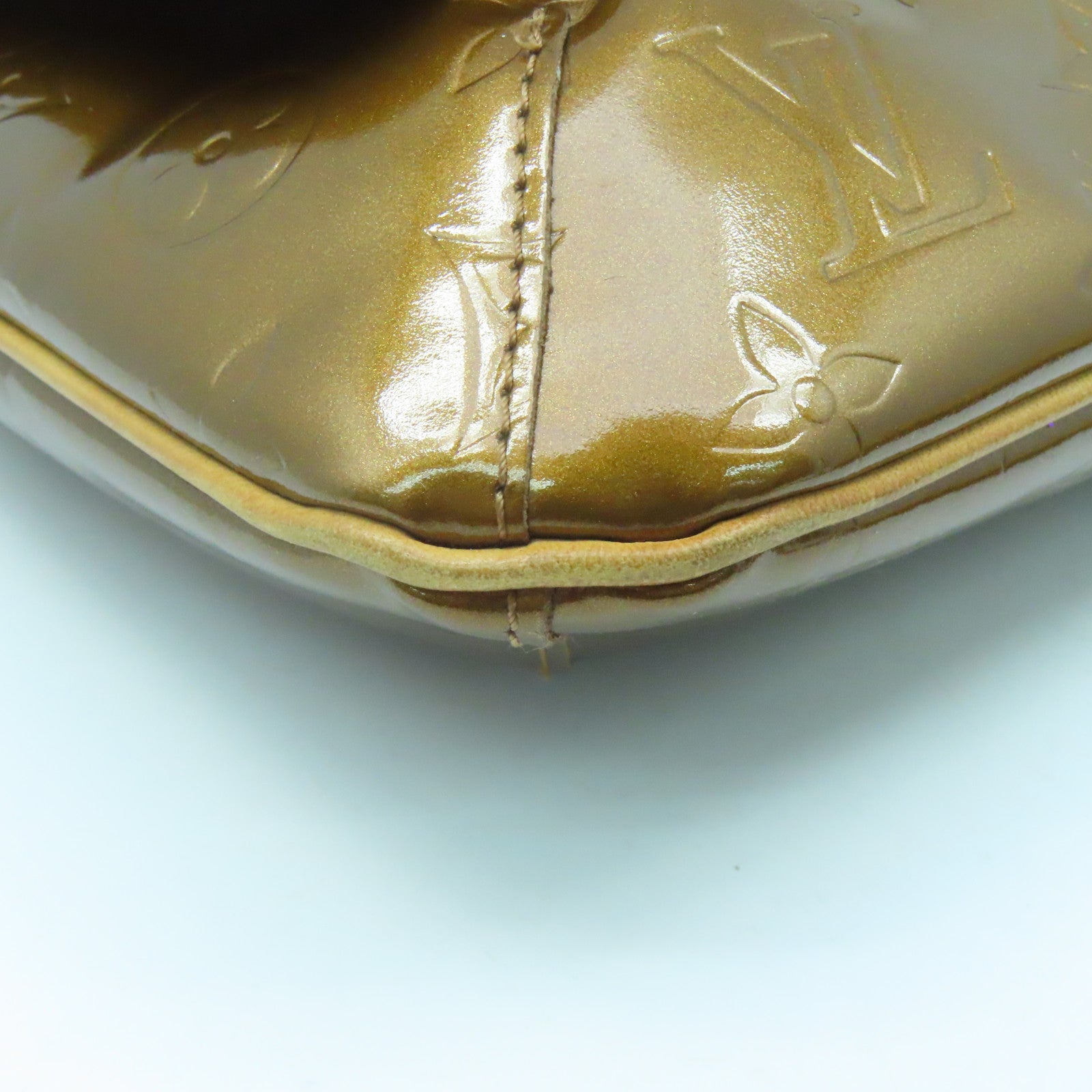 LOUIS VUITTON Monogram Vernis Thompson Street金扣肩背袋金色