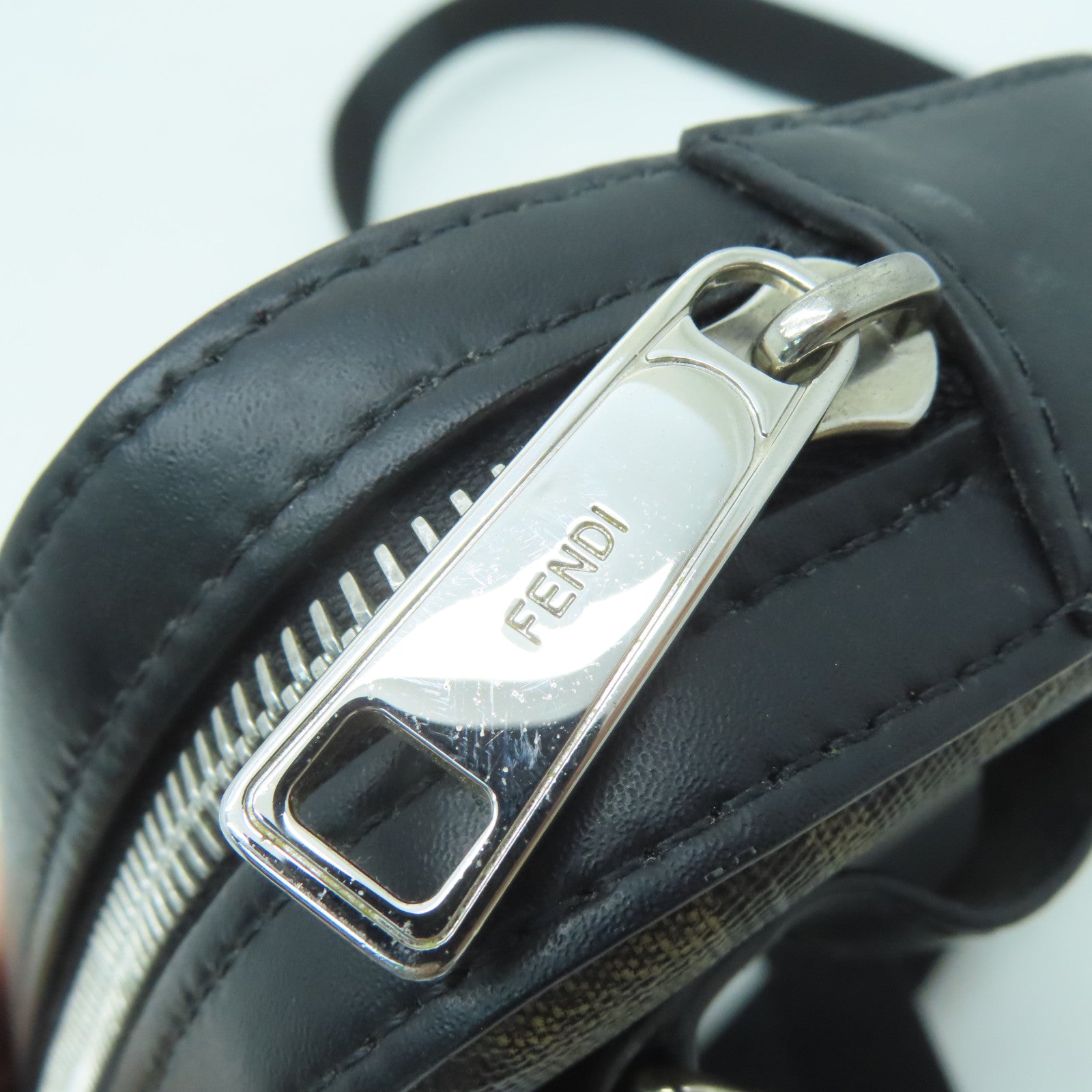 FENDI 塗層帆布Shoulder Bag銀扣肩背袋棕色