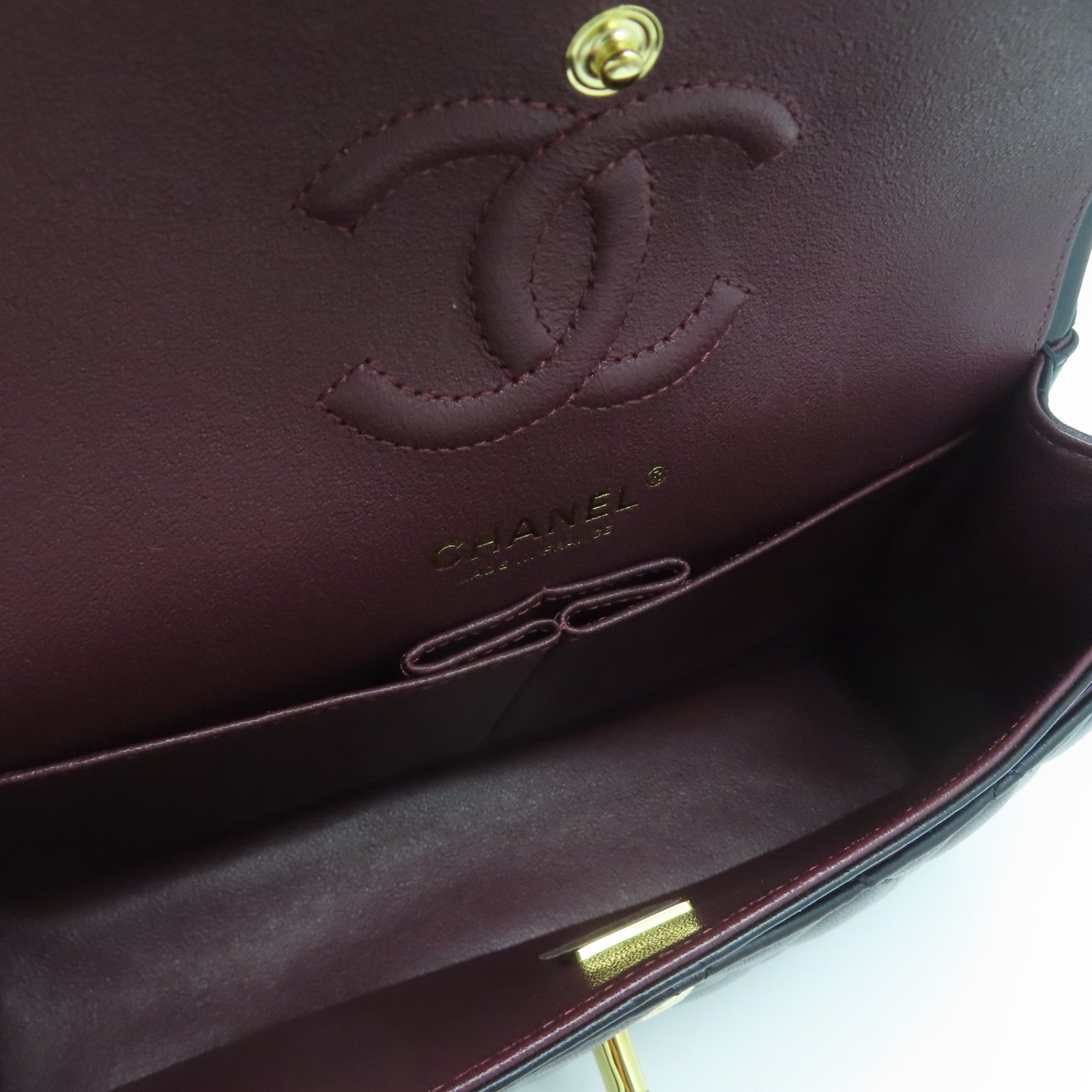 CHANEL 菱格羊皮皮革Classic金扣鏈帶肩背袋黑色
