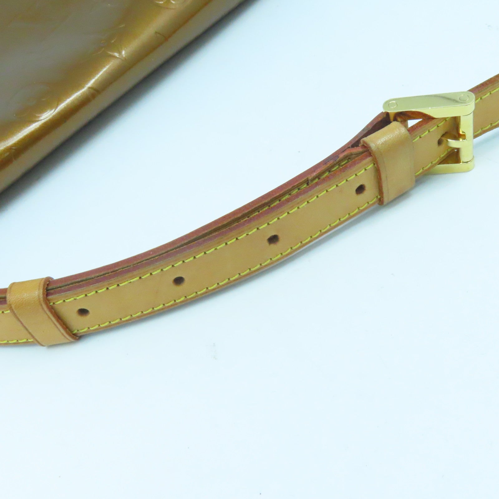 LOUIS VUITTON Monogram Vernis Thompson Street金扣肩背袋金色