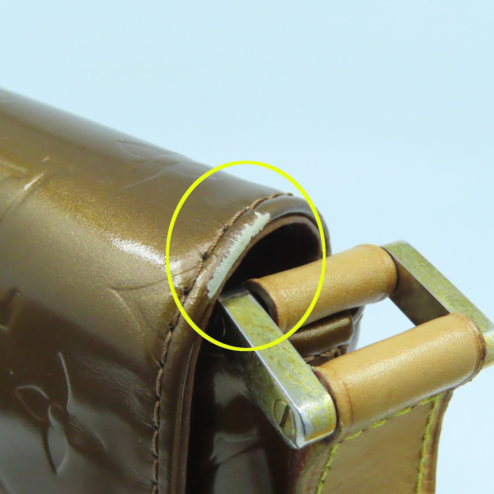 LOUIS VUITTON Monogram Vernis Thompson Street金扣肩背袋金色