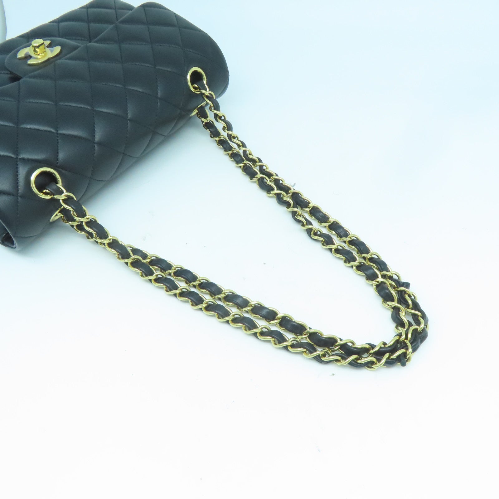 CHANEL 菱格羊皮皮革Classic金扣鏈帶肩背袋黑色