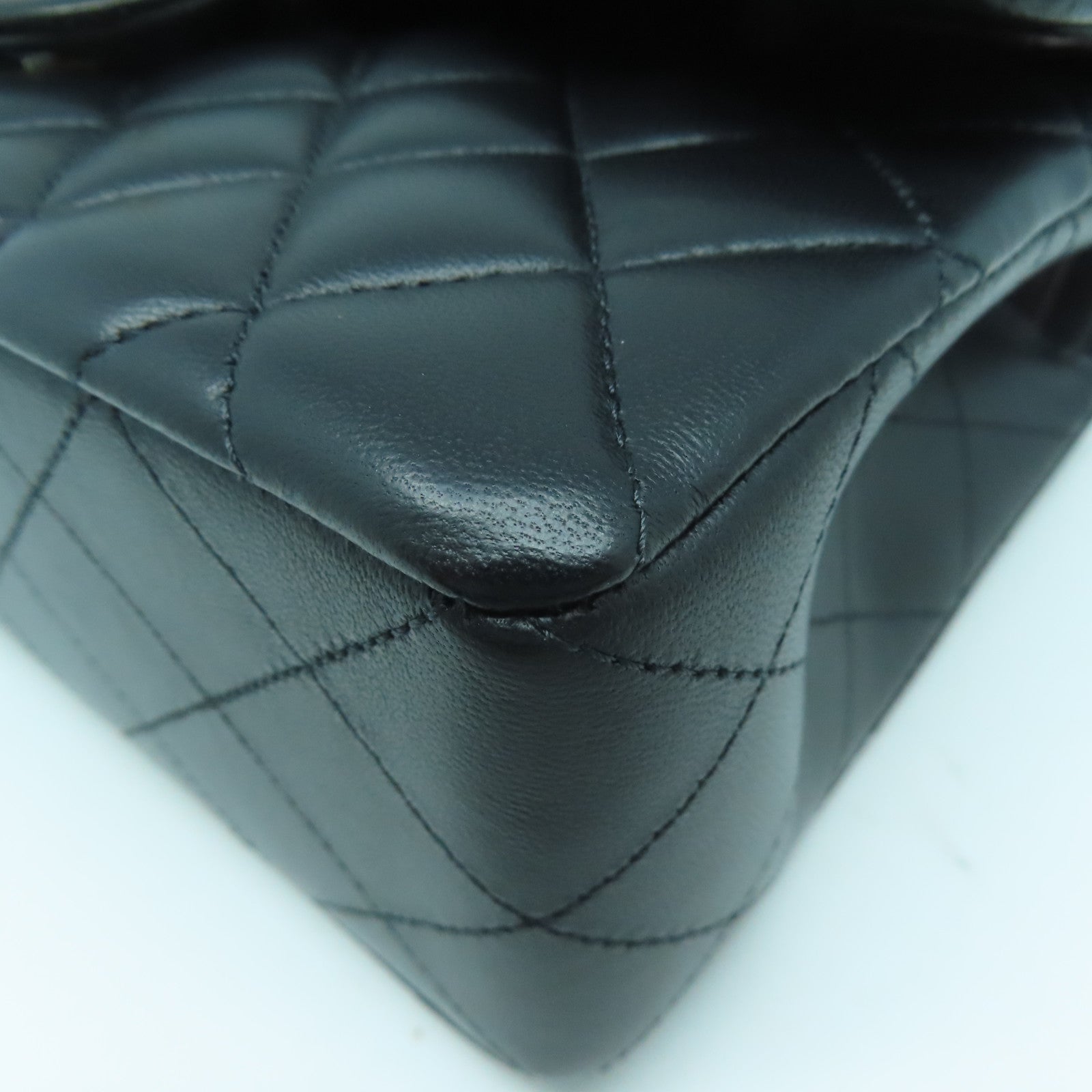 CHANEL 菱格羊皮皮革Classic金扣鏈帶肩背袋黑色