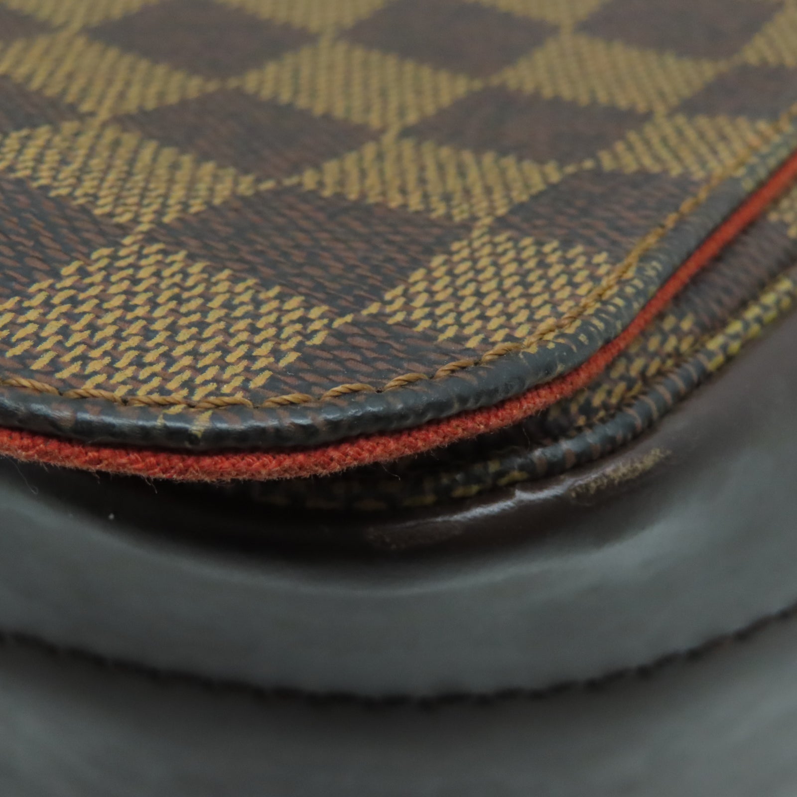 LOUIS VUITTON Damier Bastille金扣肩背袋啡色
