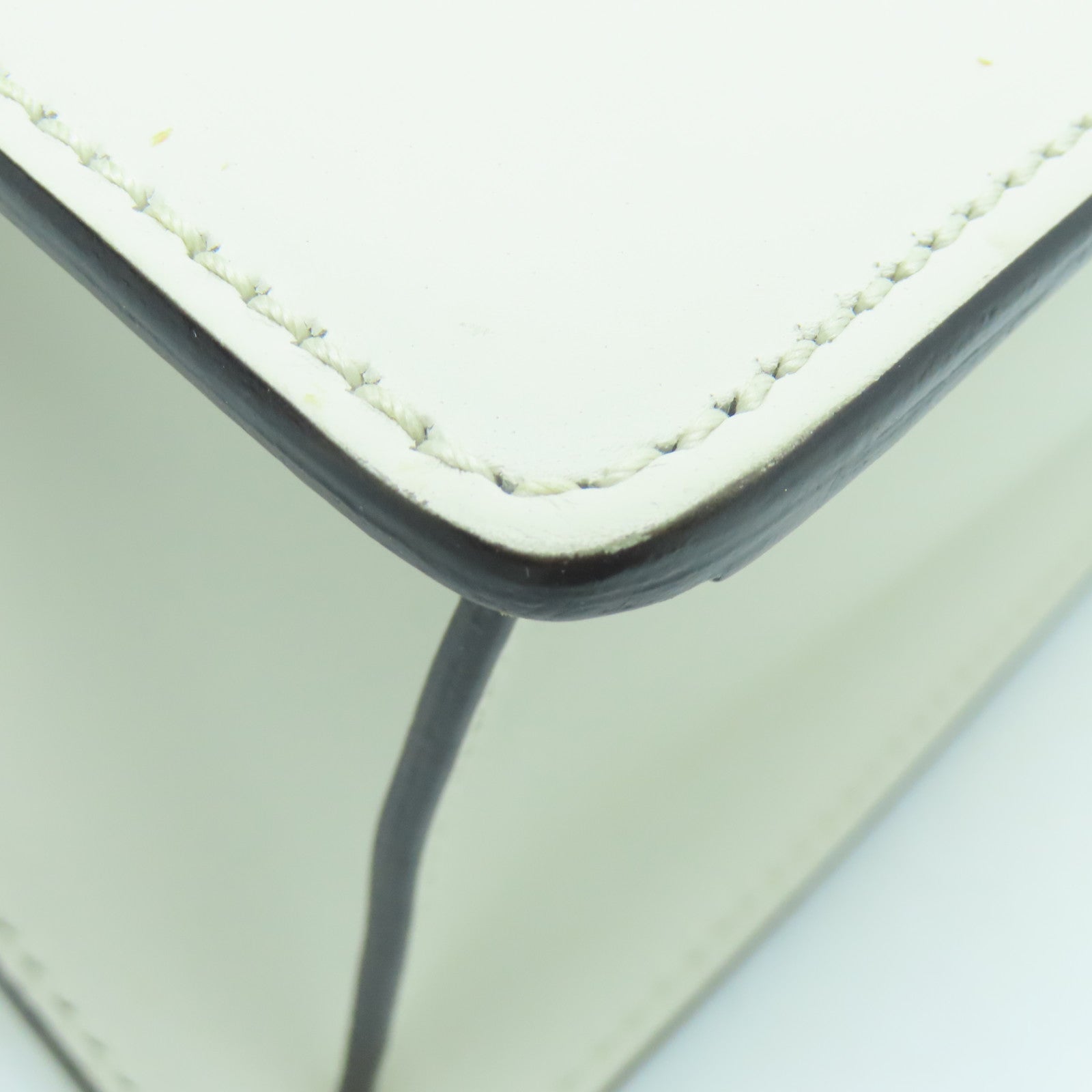 GUCCI 牛皮皮革Sylvie金扣手挽肩背两用袋白色