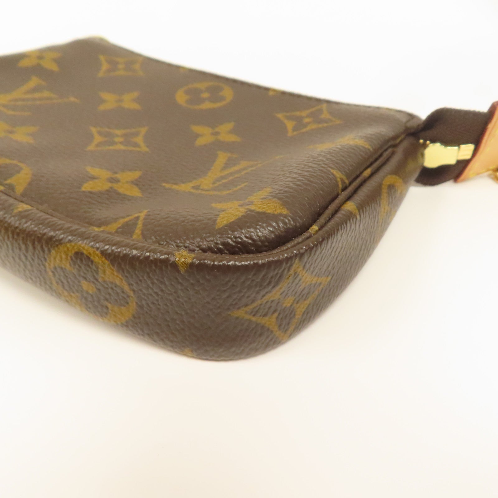 LOUIS VUITTON Monogram Mini Pouchette Accessoires金扣手挽袋啡色