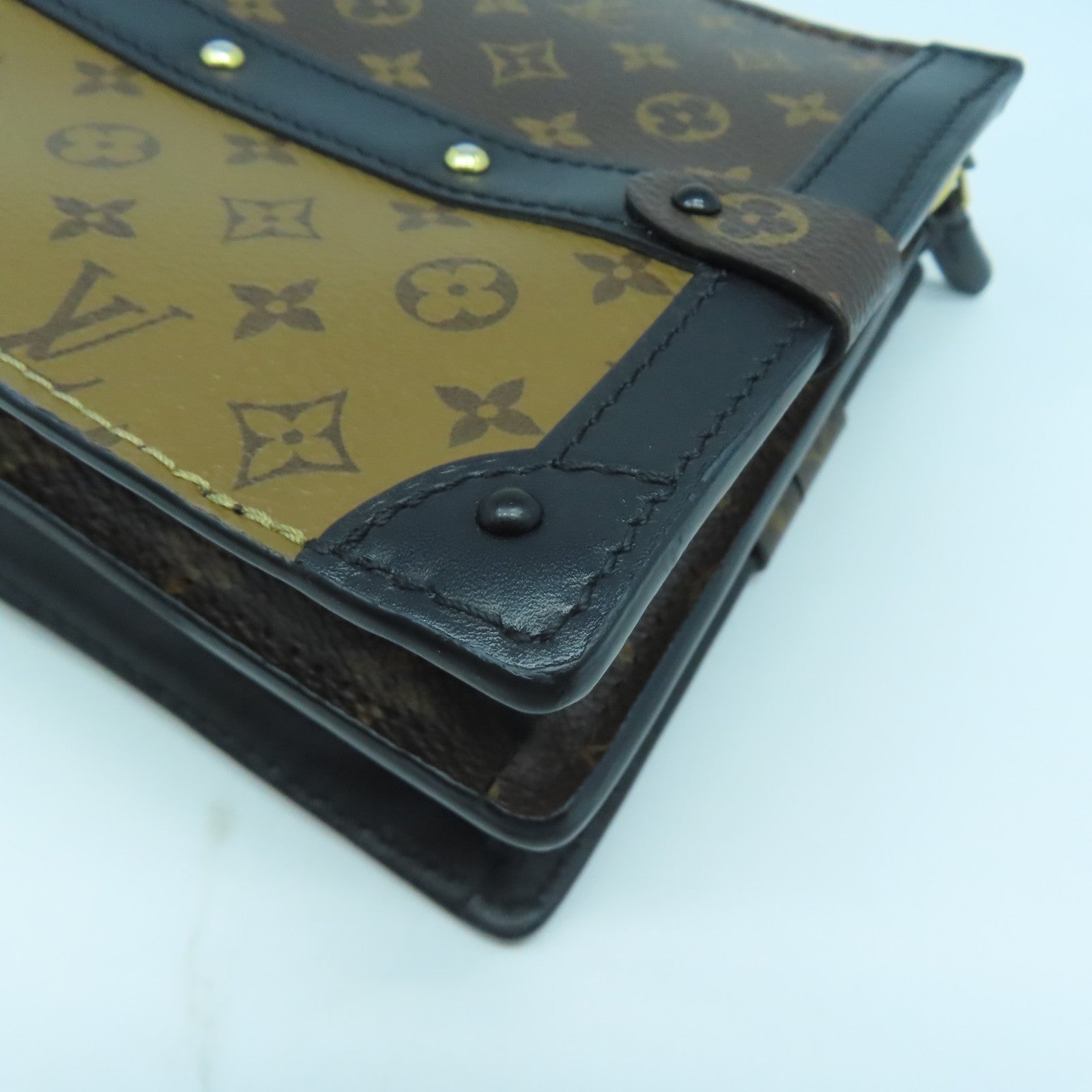 LOUIS VUITTON Monogram Reverse Trunk Clutch金扣肩背袋黑色/啡色