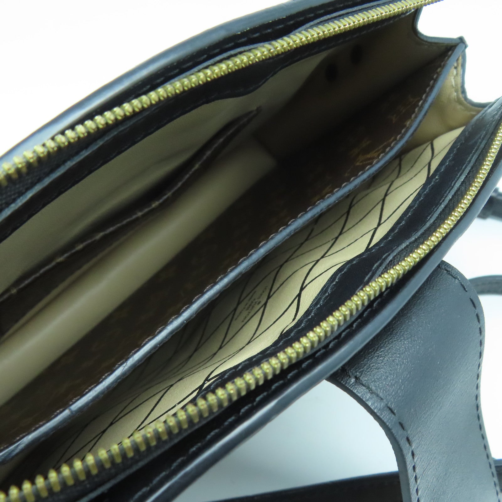 LOUIS VUITTON Monogram Reverse Trunk Clutch金扣肩背袋黑色/啡色