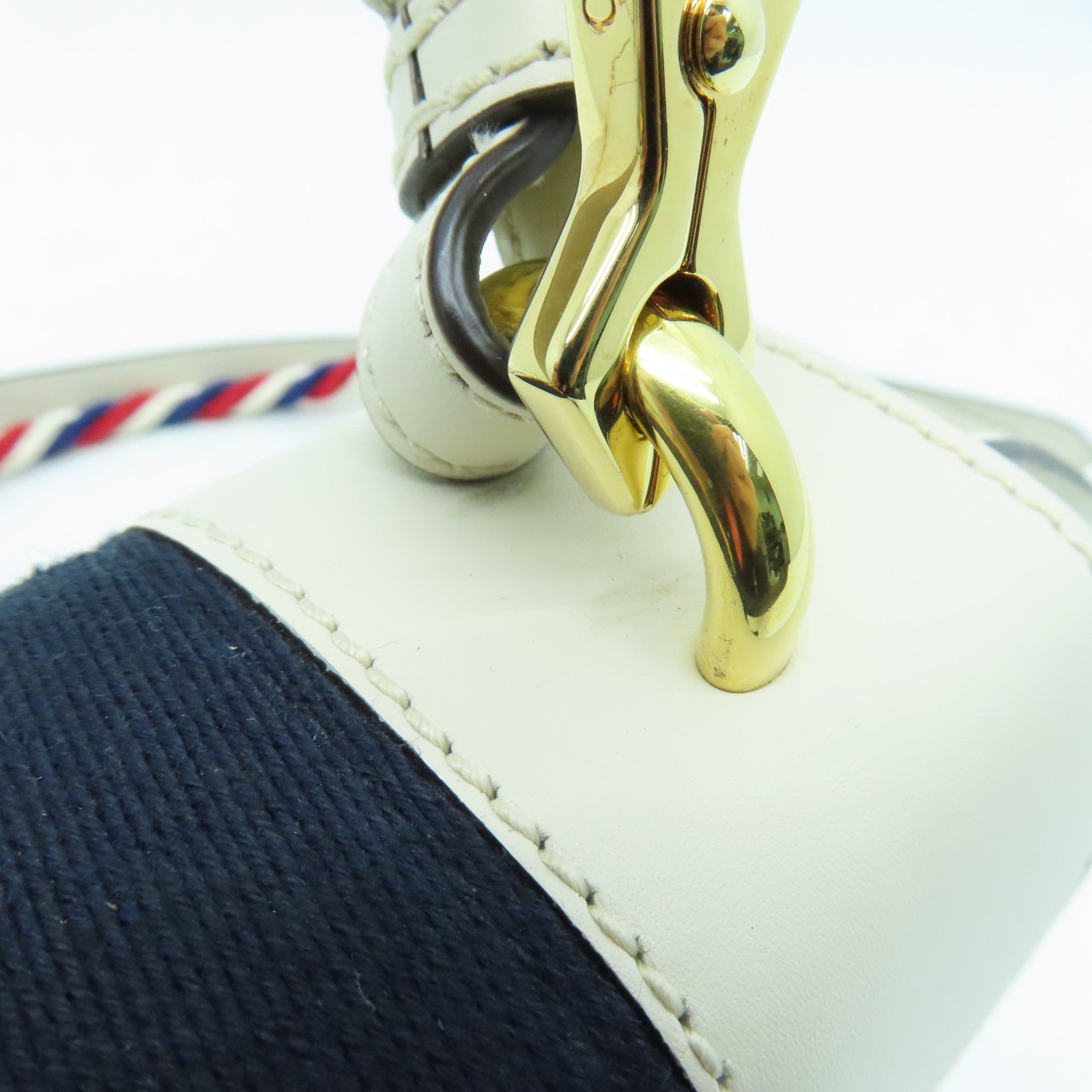 GUCCI 牛皮皮革Sylvie金扣手挽肩背两用袋白色