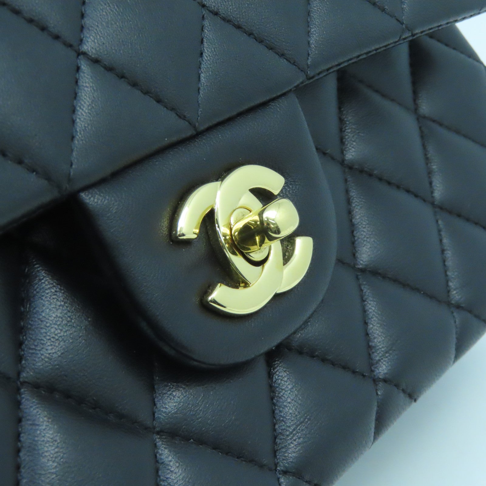 CHANEL 菱格羊皮皮革Classic 23cm金扣链带肩背袋黑色