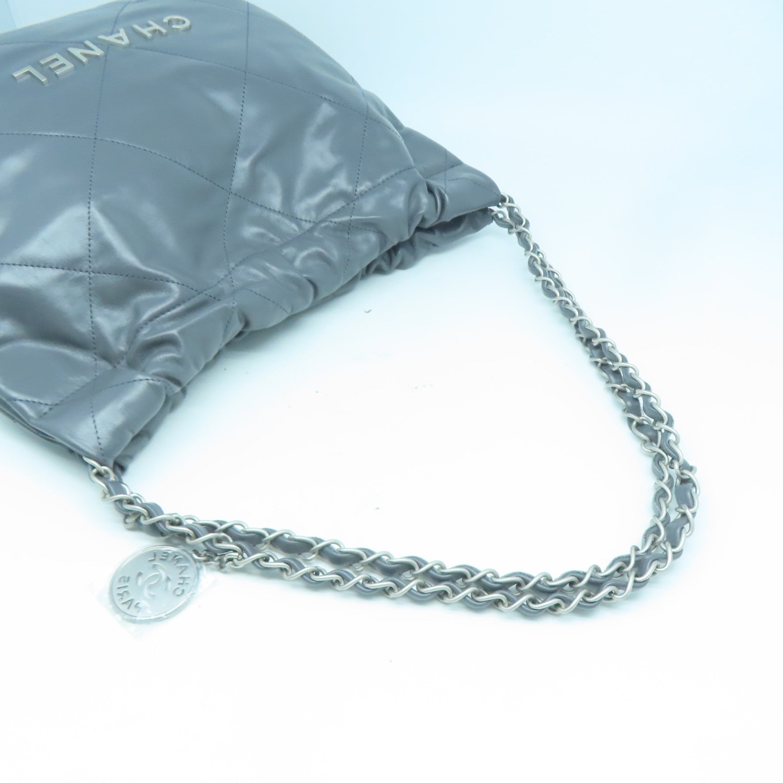 CHANEL 菱格牛皮皮革Chanel 22銀扣鏈帶肩背袋灰色