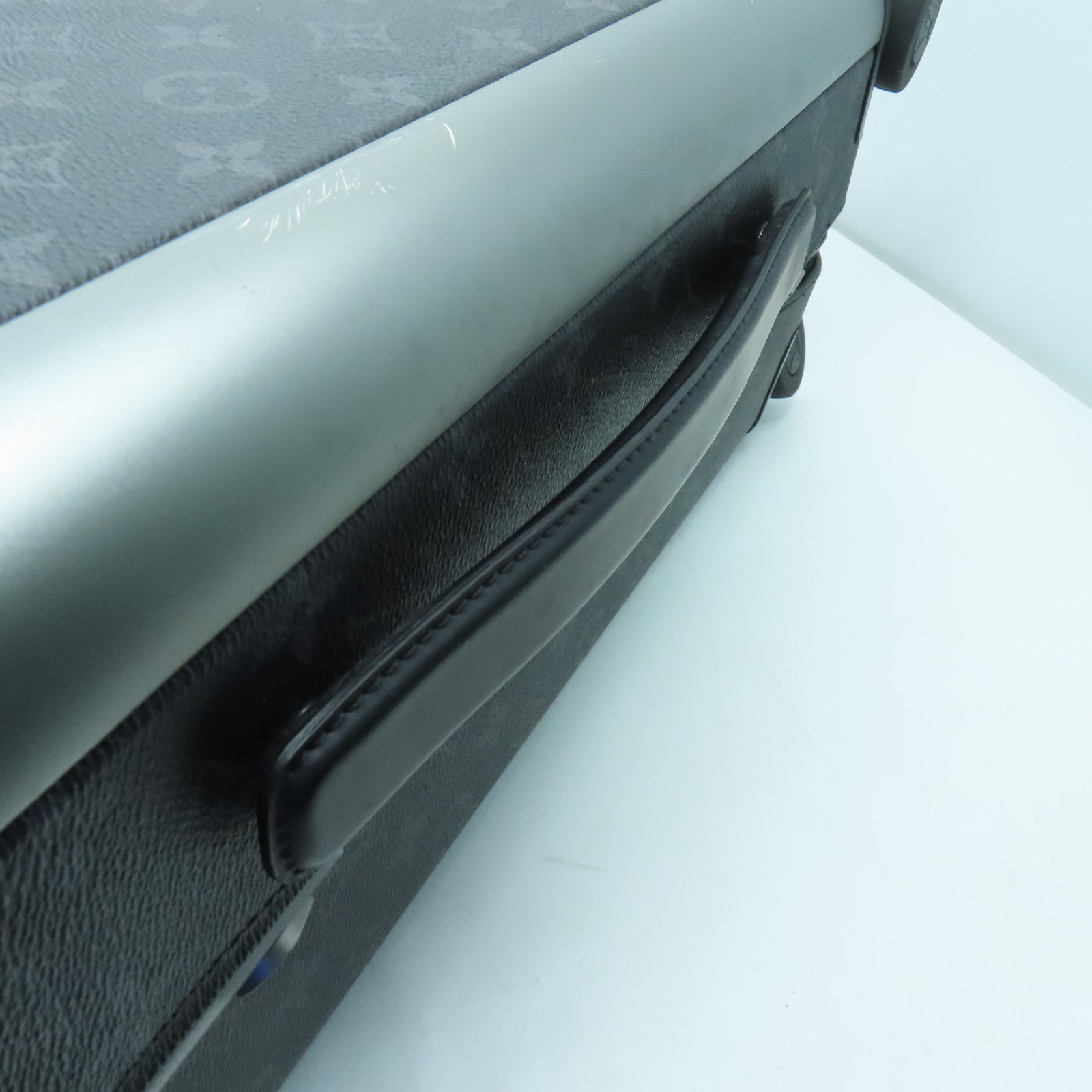 LOUIS VUITTON Monogram Eclipse Horizon 55 Silver Buckle Luggage Black