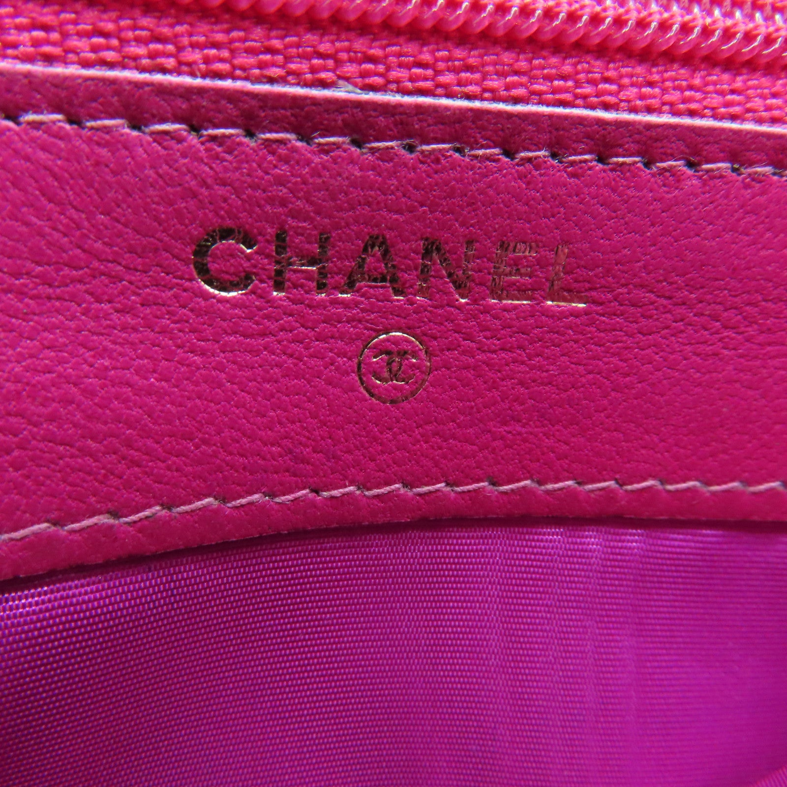 CHANEL Caviar皮革Wallet金扣錢包粉紅色