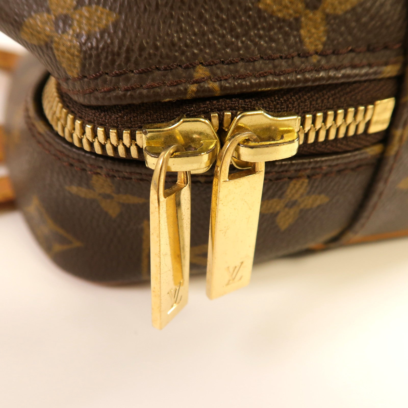LOUIS VUITTON Monogram Cite MM金扣肩背袋啡色
