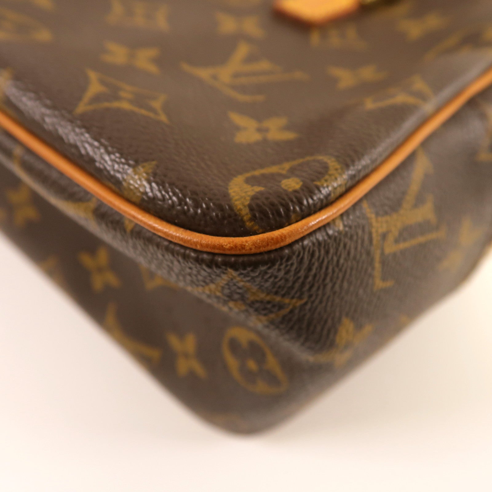 LOUIS VUITTON Monogram Cite MM金扣肩背袋啡色