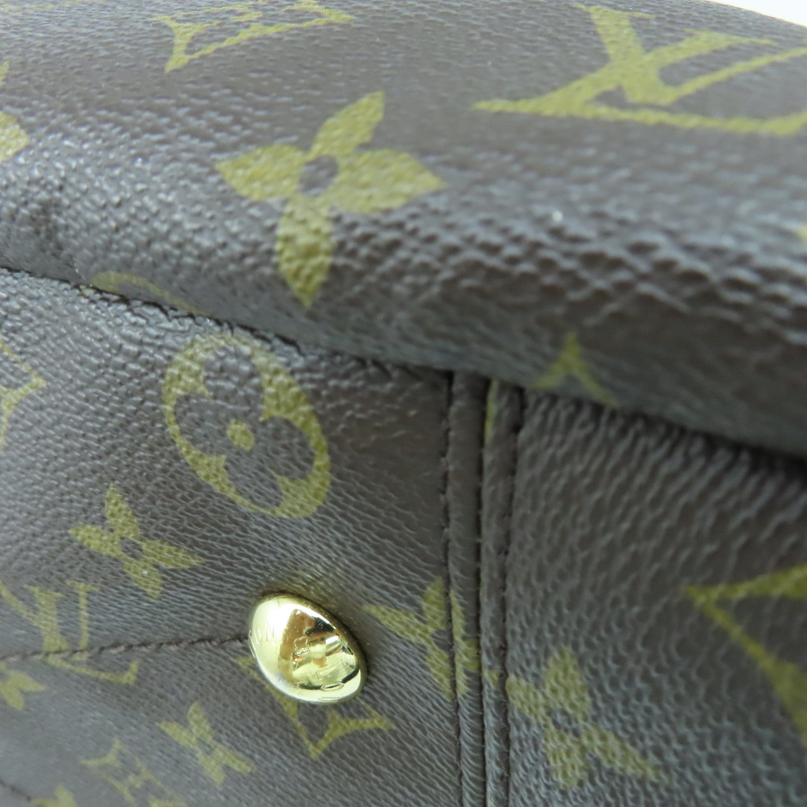 LOUIS VUITTON Monogram Artsy MM Gold Buckle Shoulder Bag Brown
