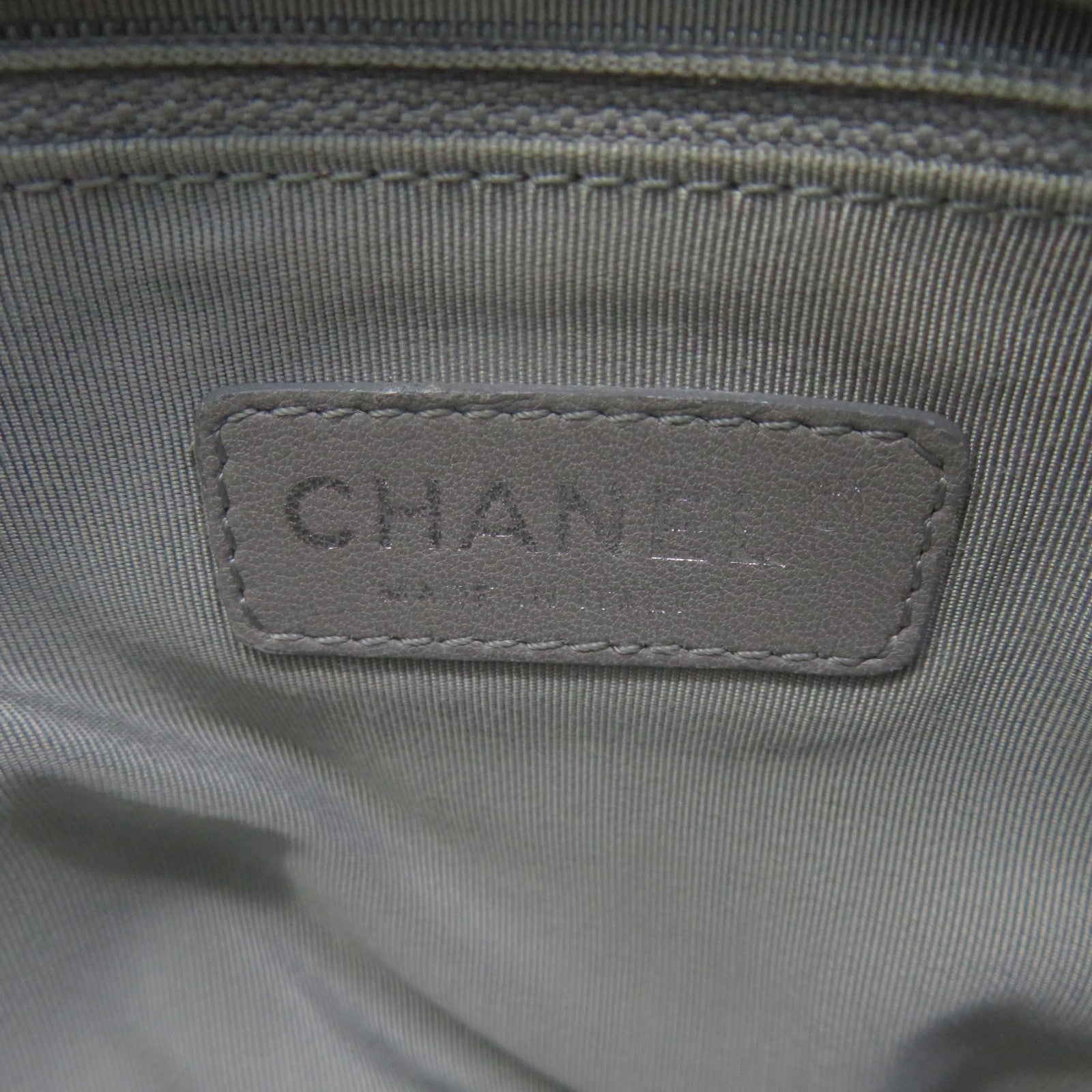 CHANEL 菱格尼龙Chain Shoulder Bag银扣链带肩背袋深紫色