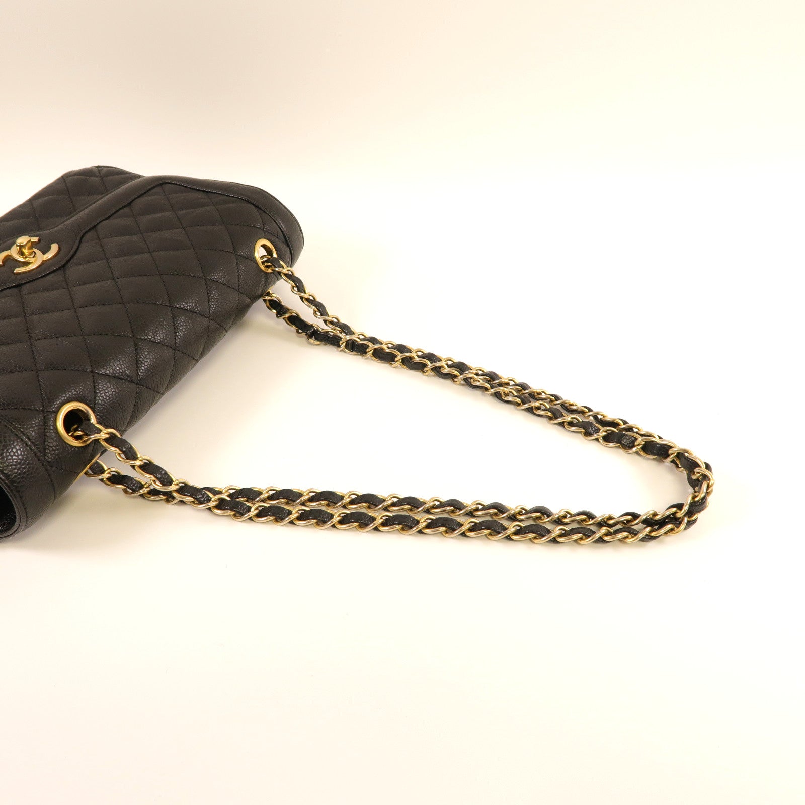 CHANEL 菱格牛皮皮革Chain Shoulder金扣鏈帶肩背袋黑色