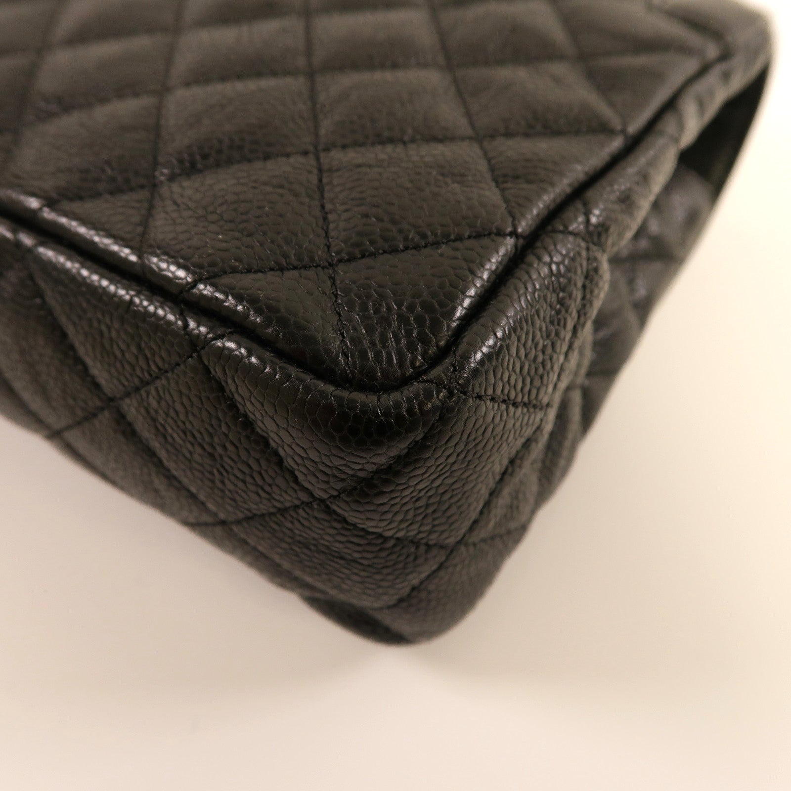 CHANEL 菱格牛皮皮革Chain Shoulder金扣鏈帶肩背袋黑色