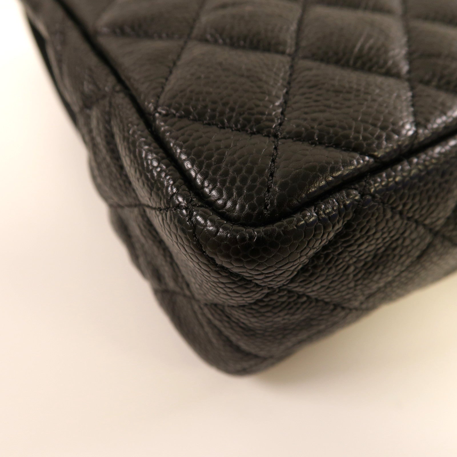 CHANEL 菱格牛皮皮革Chain Shoulder金扣鏈帶肩背袋黑色