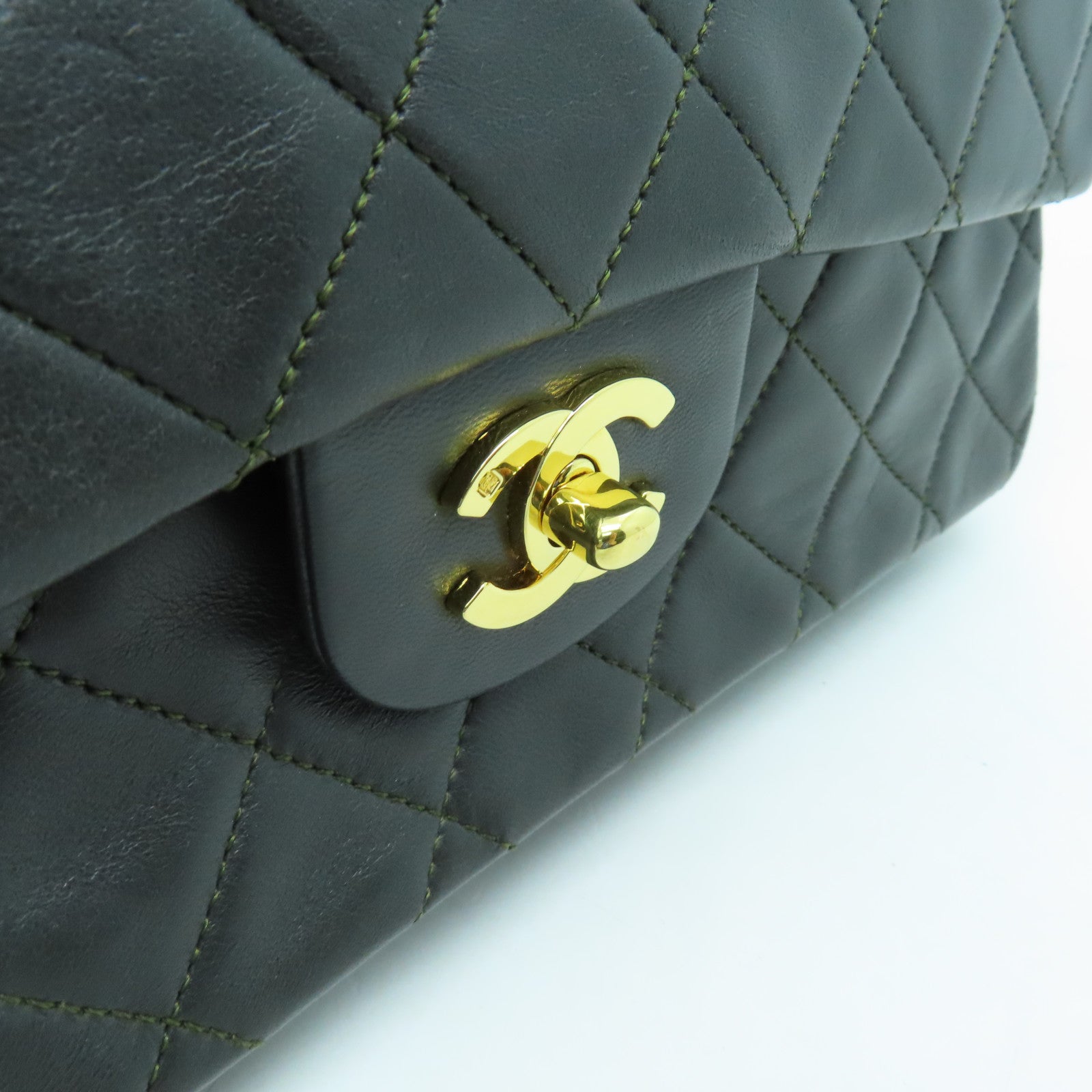CHANEL Diamond Sheepskin Leather Chain Shoulder Gold Buckle Shoulder Bag Black/Green