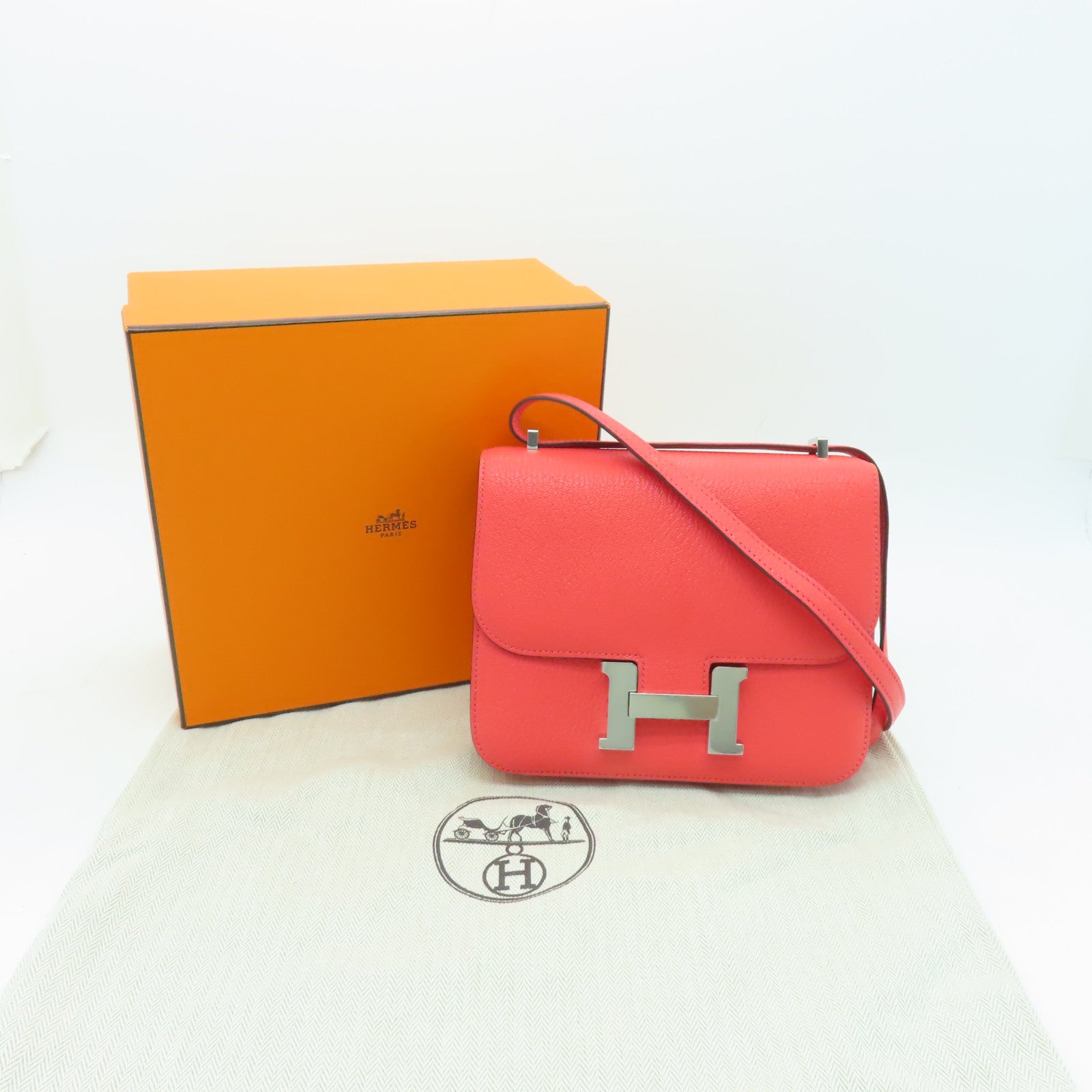 HERMES 【激減優惠】Myzore皮革Mini Constance銀扣肩背袋Rose Mexico墨西哥玫瑰粉