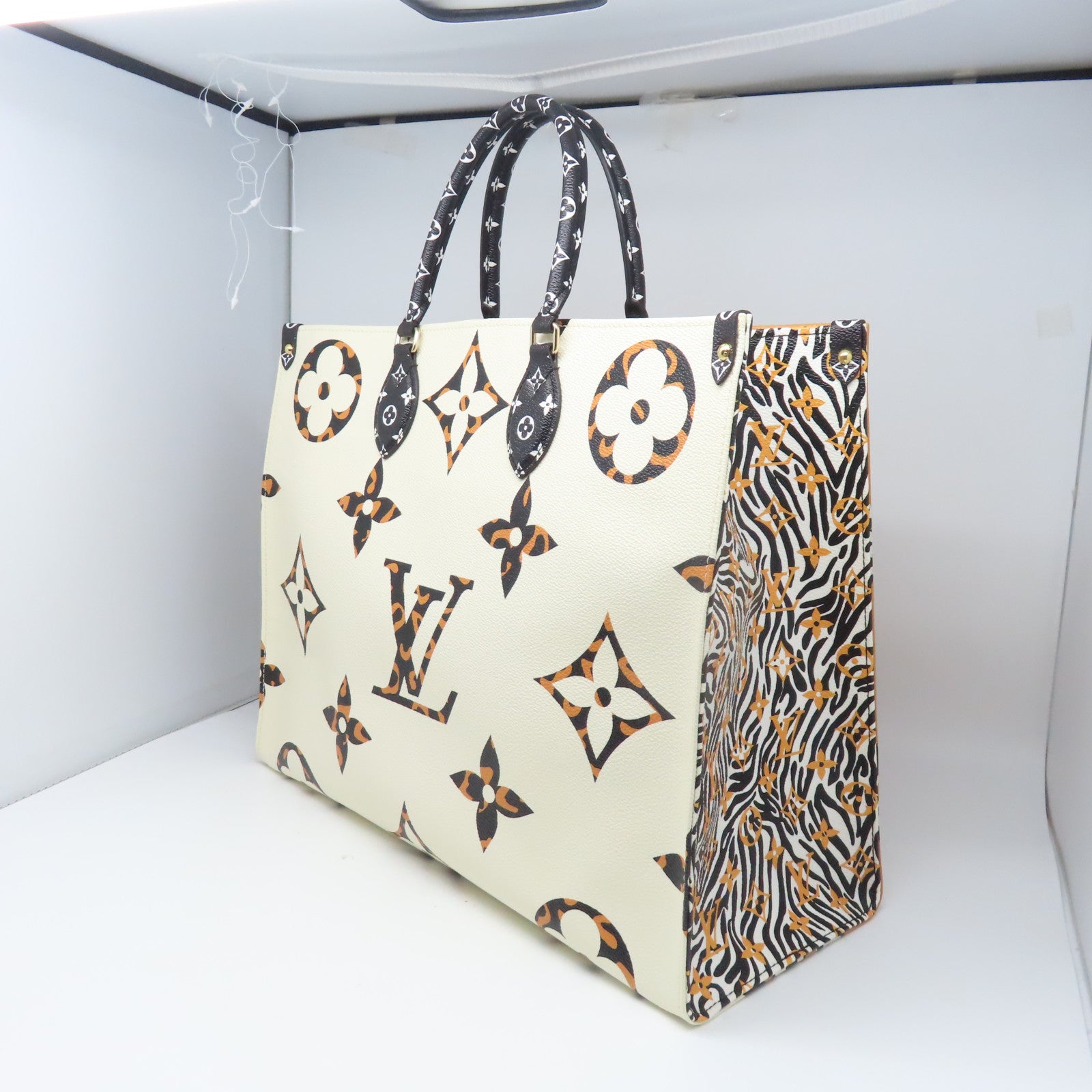 LOUIS VUITTON Monogram Jungle Onthego GM金扣手挽袋白色/棕色