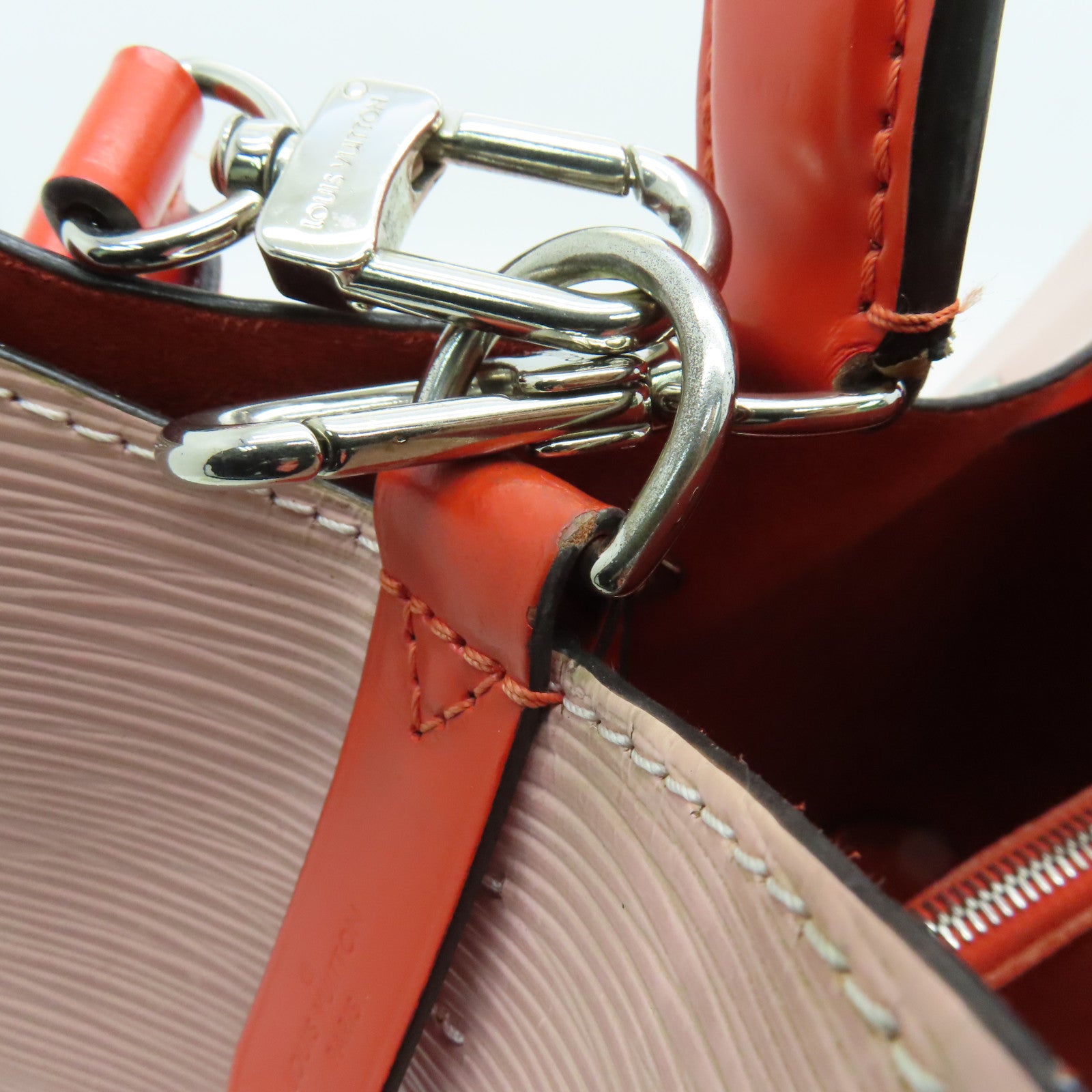 LOUIS VUITTON Epi NeoNoe MM金扣肩背袋粉红色