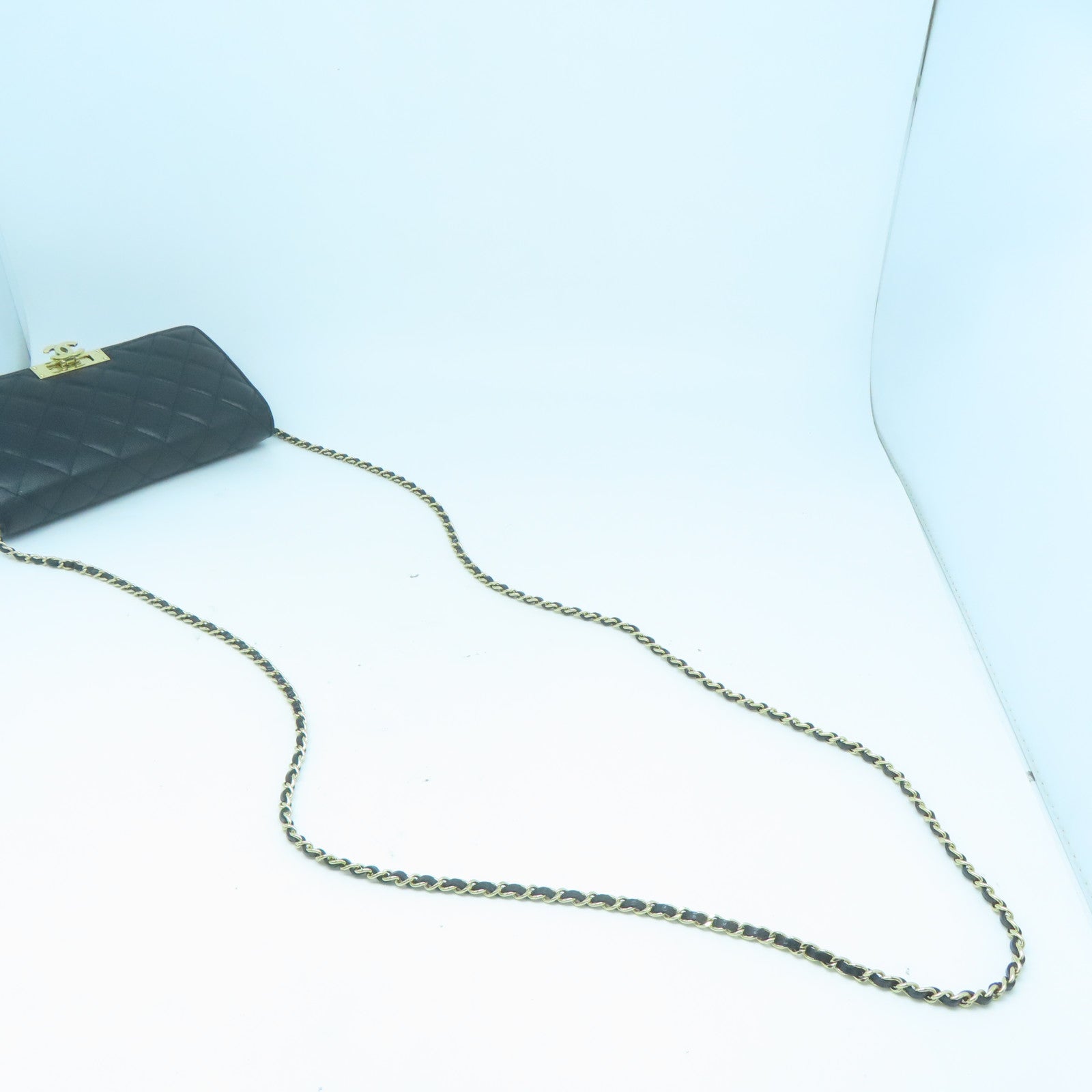 CHANEL 菱格牛皮皮革Chain Shoulder金扣鏈帶肩背袋黑色