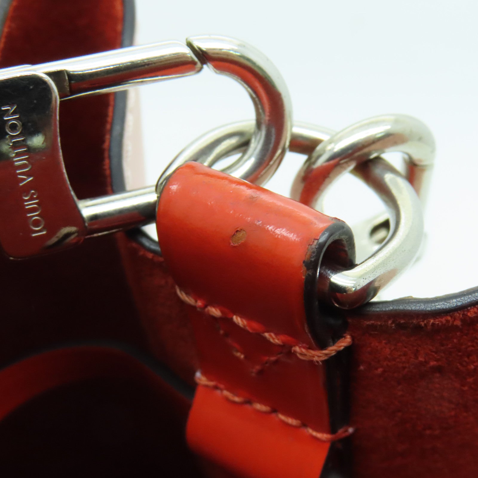LOUIS VUITTON Epi NeoNoe MM金扣肩背袋粉红色