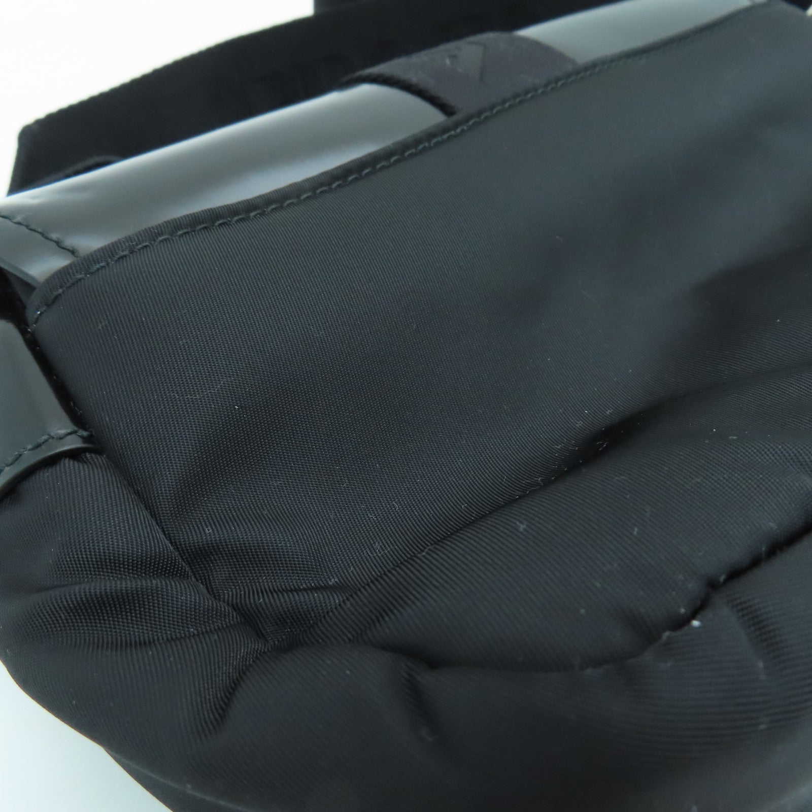PRADA 尼龙Shoulder Bag银扣肩背袋黑色