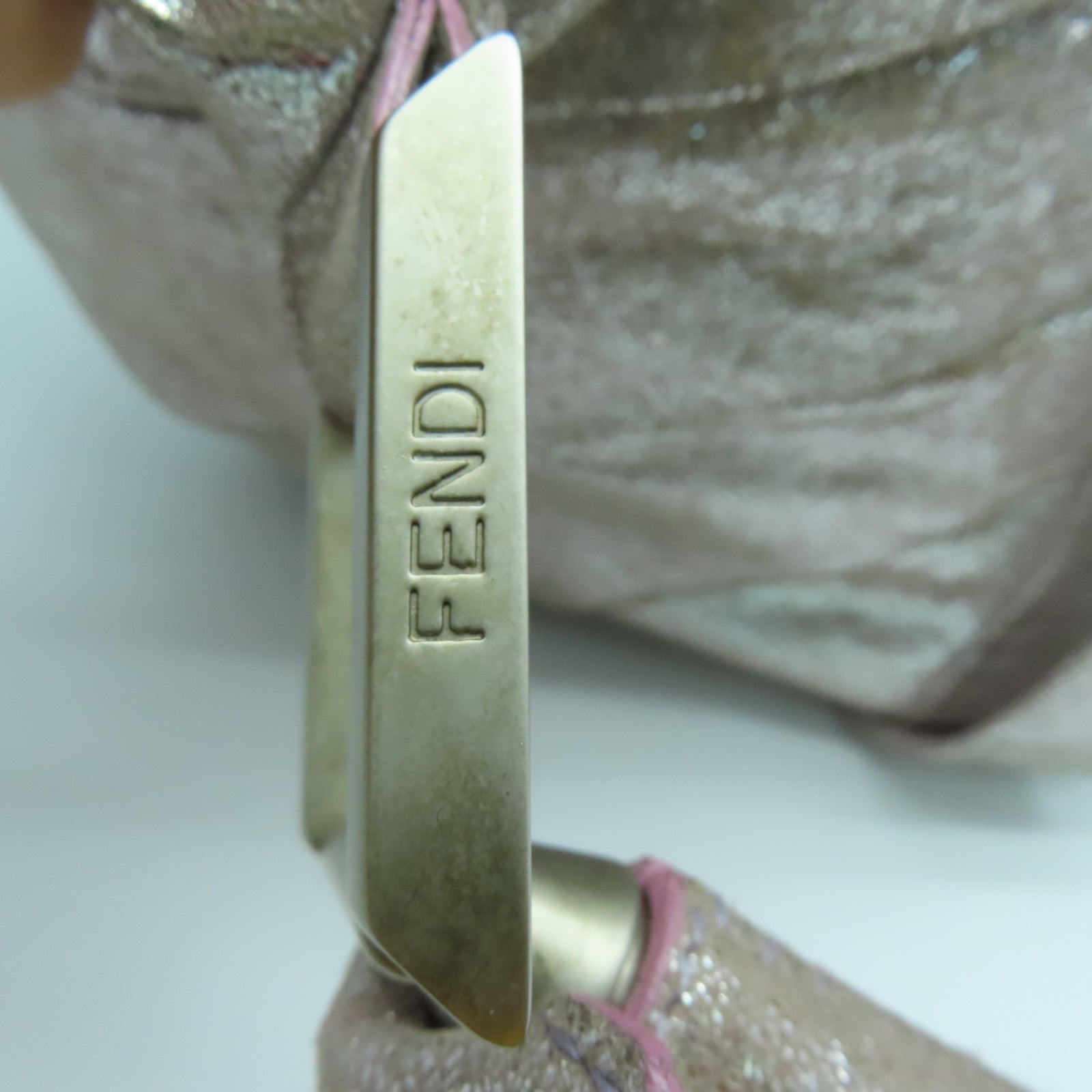 FENDI 【激減優惠】牛皮皮革Shoulder Bag銀扣肩背袋粉紅色