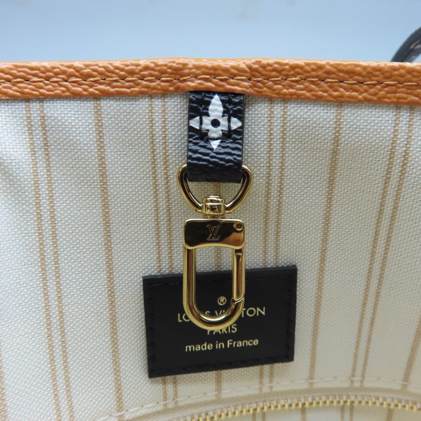 LOUIS VUITTON Monogram Jungle Onthego GM金扣手挽袋白色/棕色