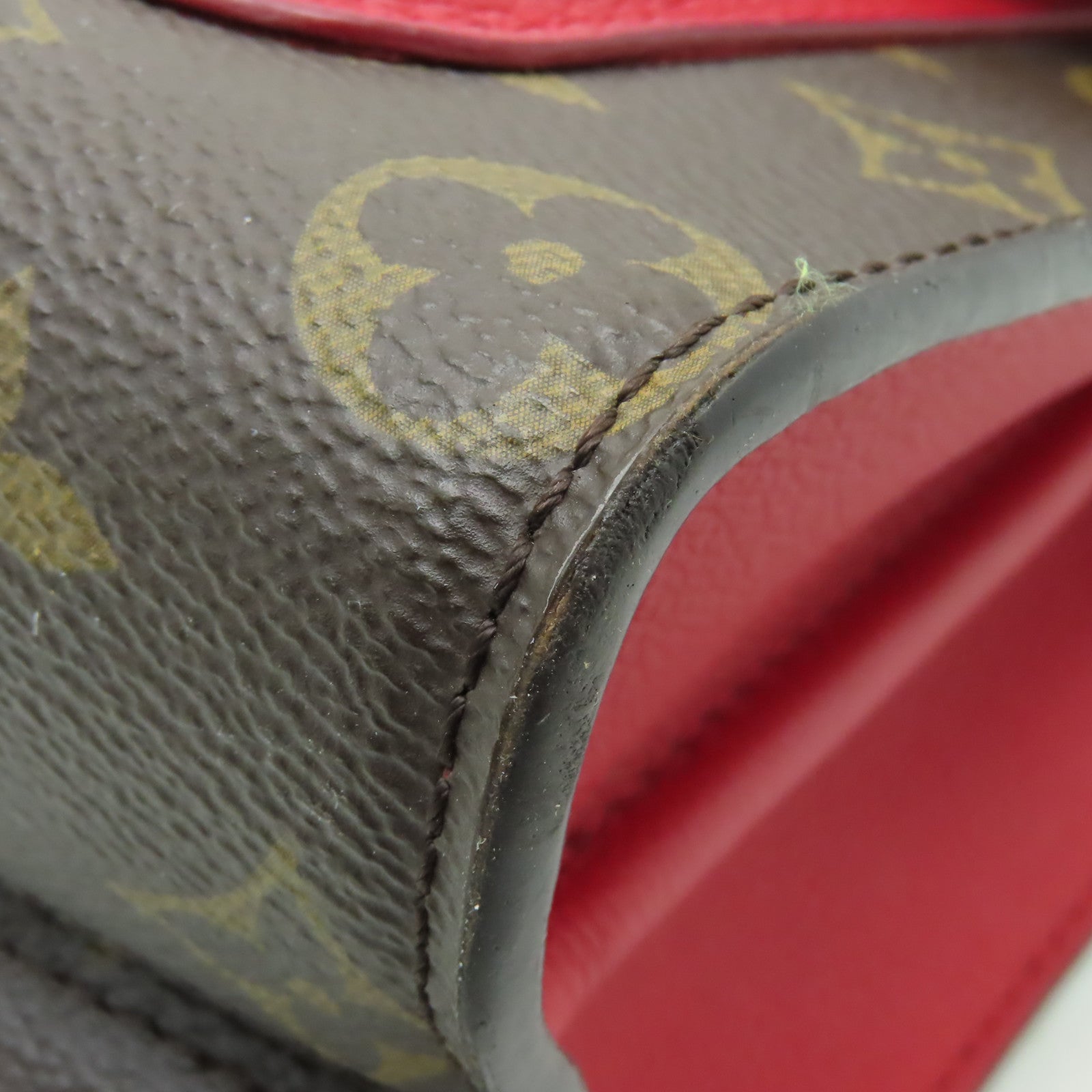 LOUIS VUITTON Monogram Victoire金扣鏈帶肩背袋啡色/紅色