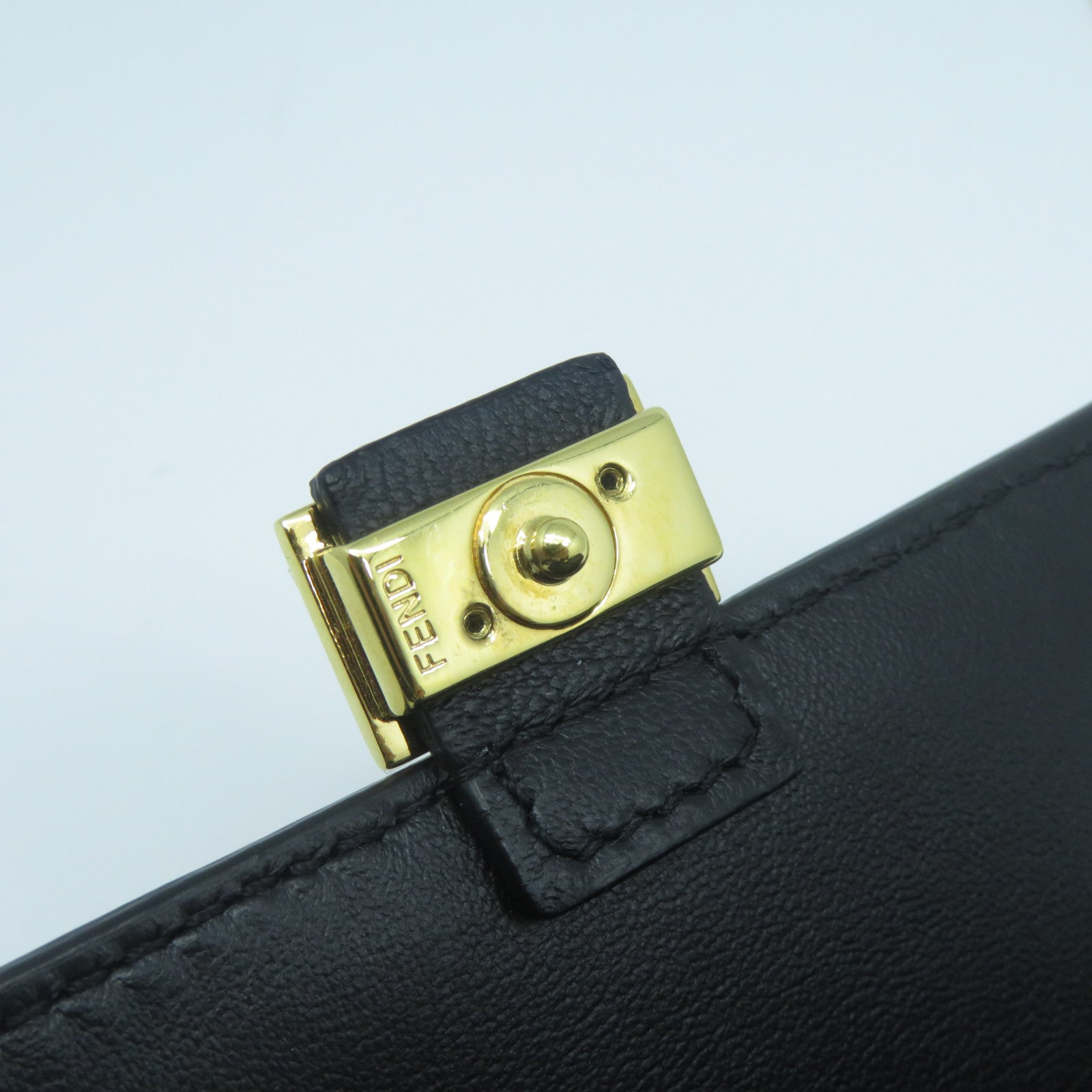 FENDI 牛皮皮革Card Case With Chain金扣鏈帶卡片套黑色