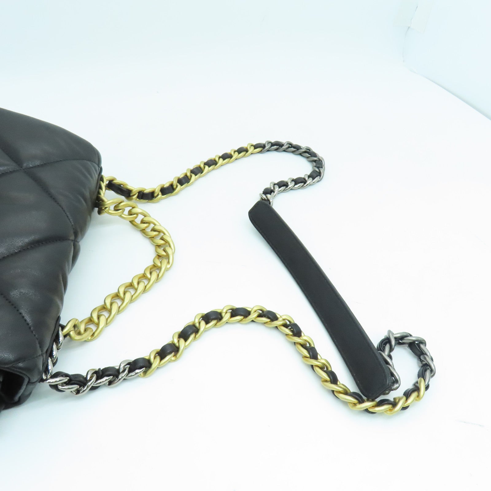 CHANEL 菱格羊皮皮革Chain Shoulder金扣手挽肩背两用袋黑色