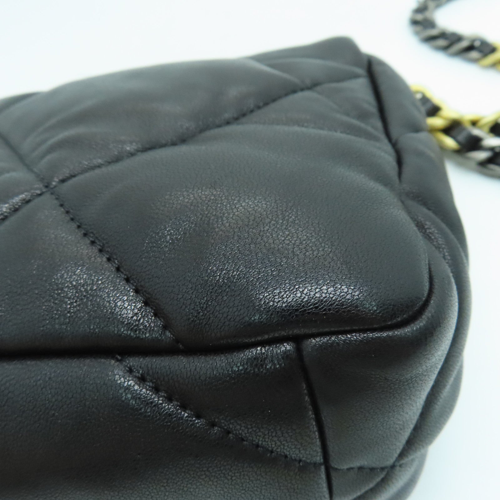 CHANEL 菱格羊皮皮革Chain Shoulder金扣手挽肩背两用袋黑色
