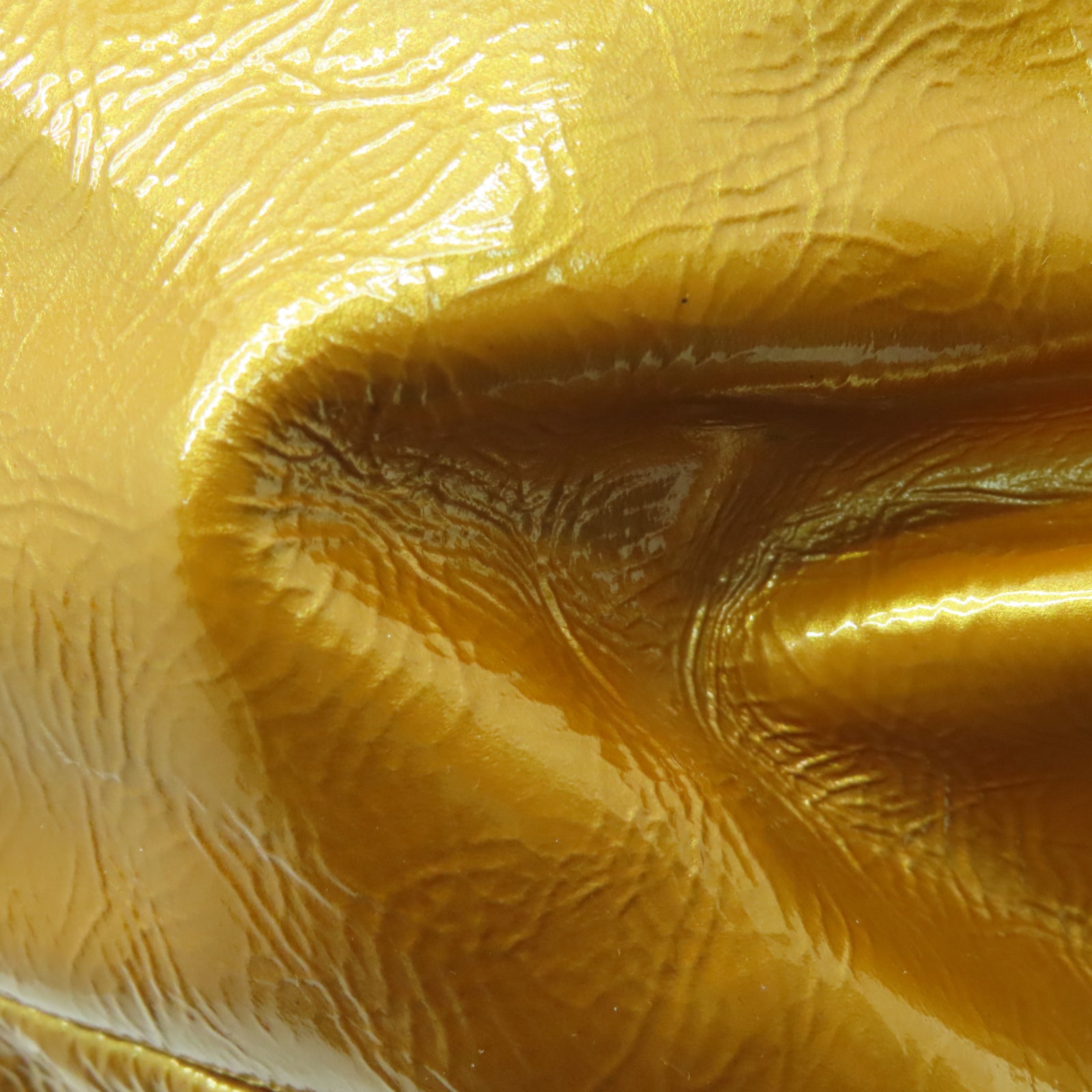 LOEWE 漆皮皮革Hand Bag金扣手挽袋金色
