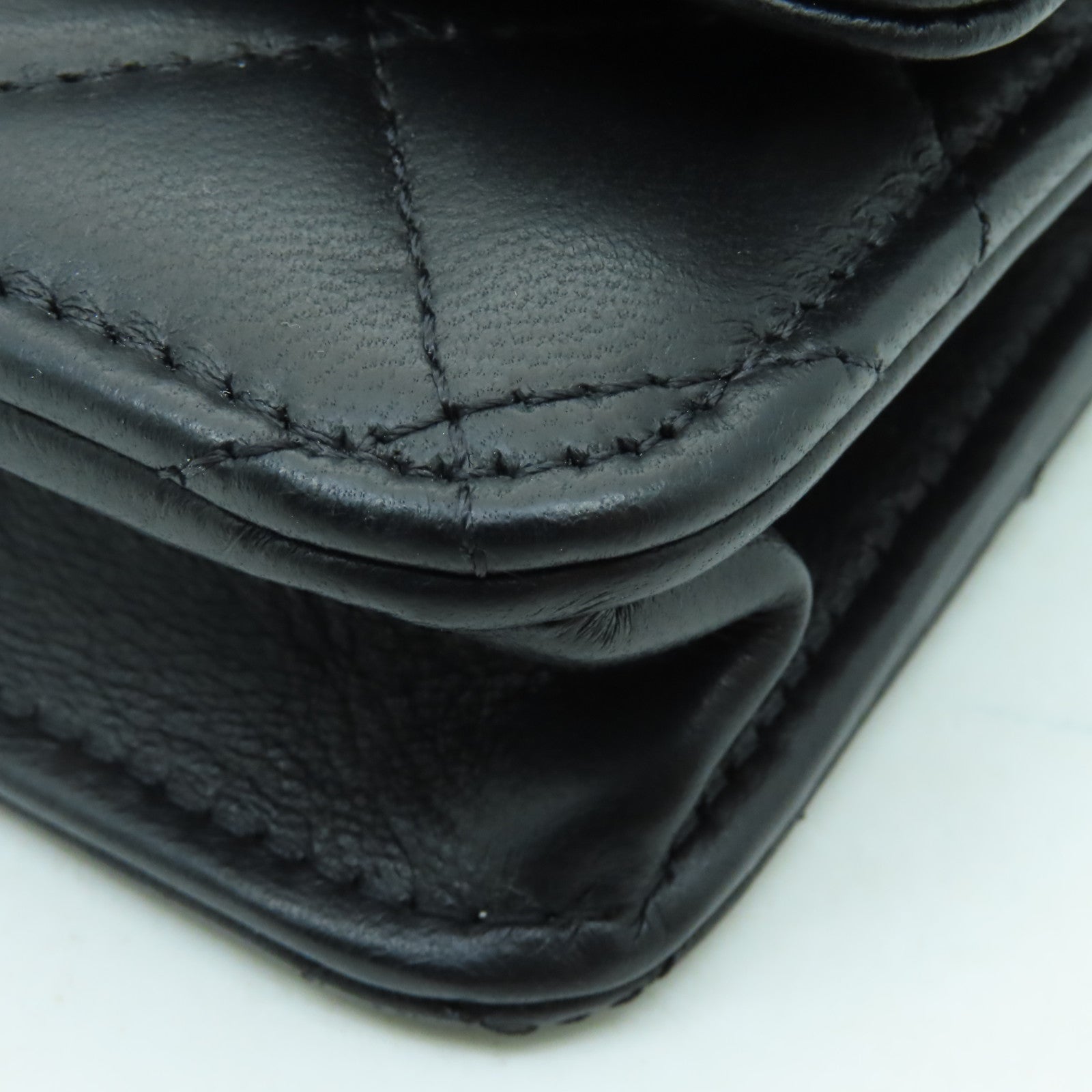 CHANEL 菱格羊皮皮革Wallet On Chain Shoulder Bag金扣鏈帶肩背袋黒色/白色