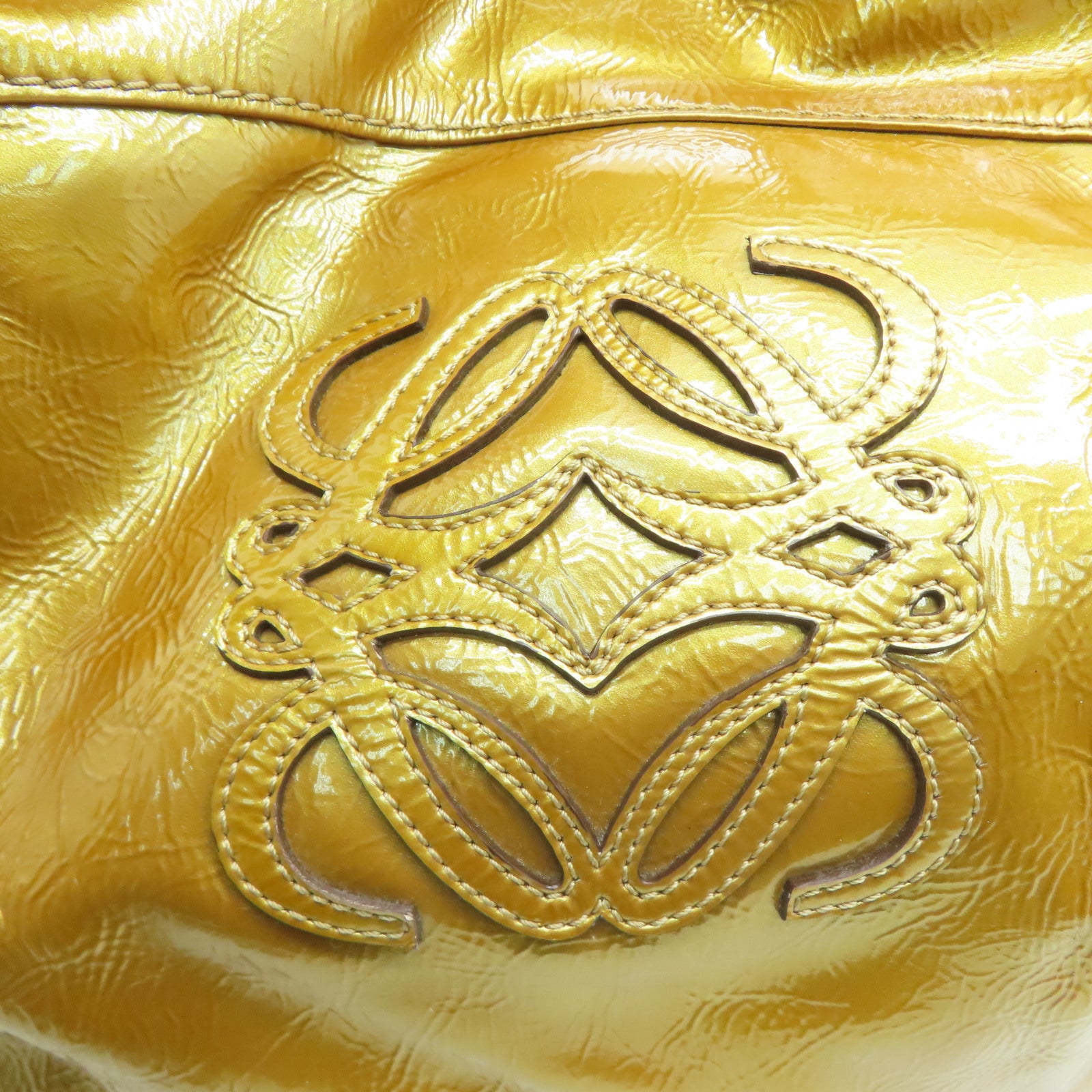 LOEWE 漆皮皮革Hand Bag金扣手挽袋金色