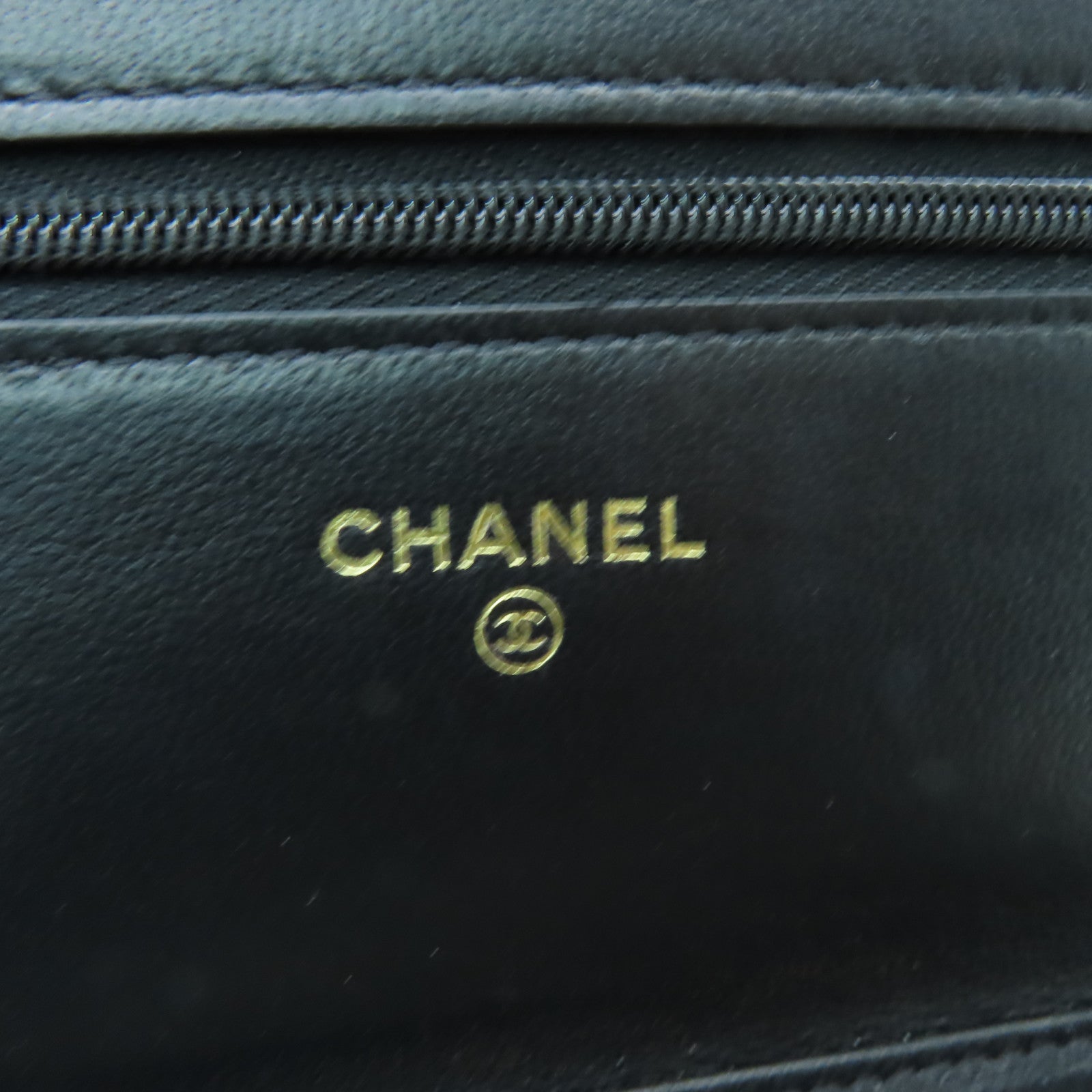 CHANEL 菱格羊皮皮革Wallet On Chain Shoulder Bag金扣鏈帶肩背袋黒色/白色