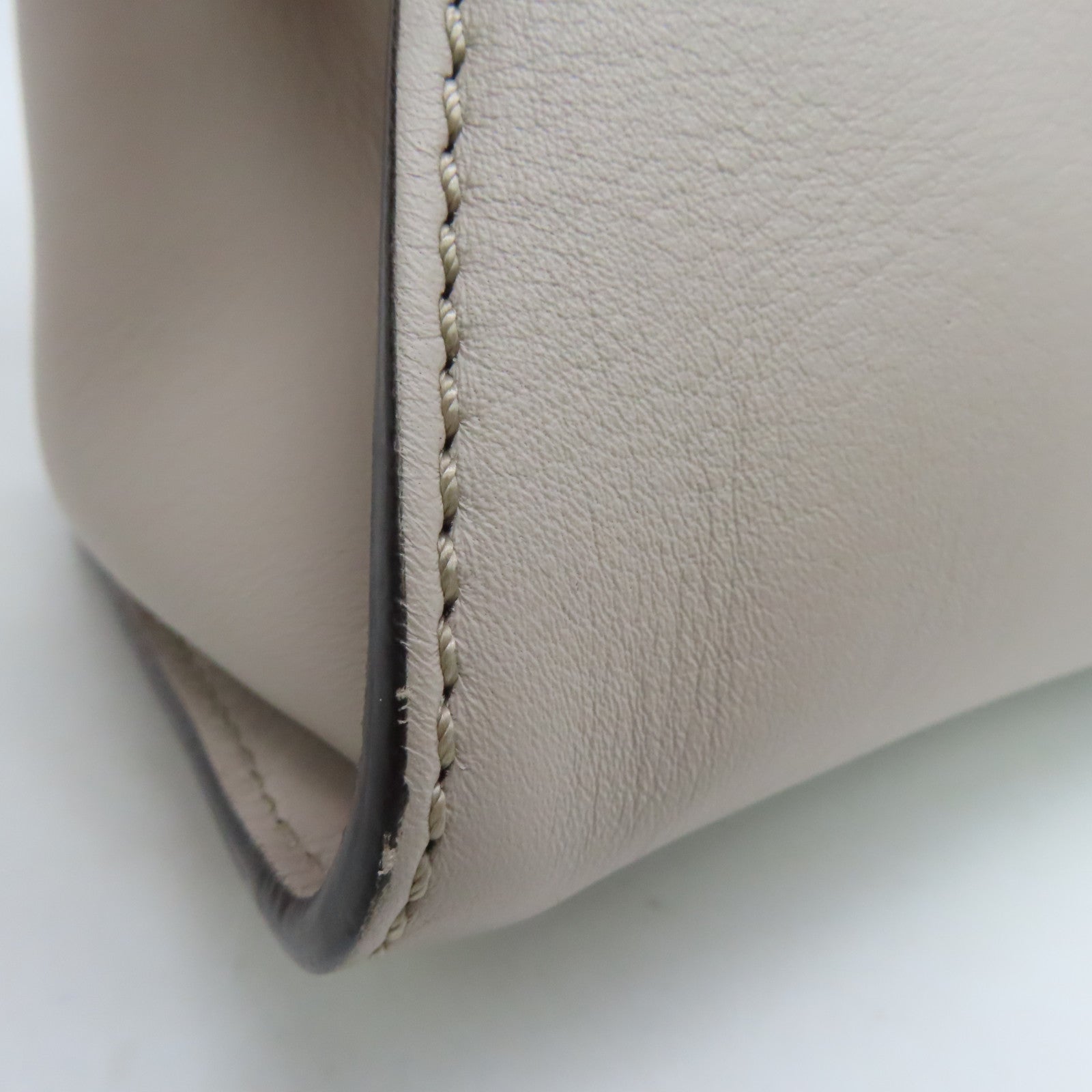 FENDI 【激減優惠】牛皮皮革Peekaboo金扣手挽肩背兩用袋米色