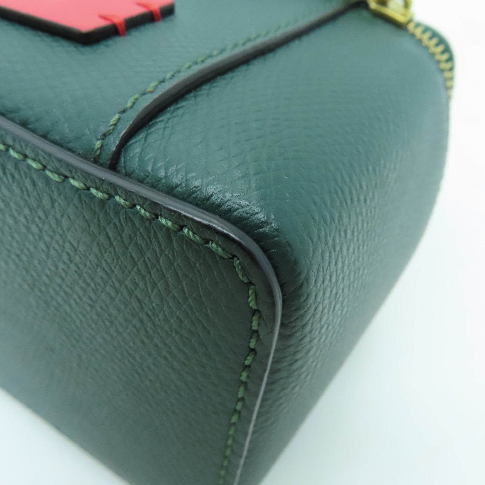 Valentino 牛皮皮革Mini Vsling Vanity Case金扣手挽肩背兩用袋綠色