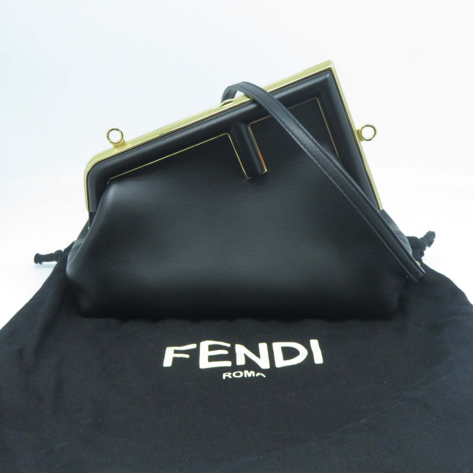 FENDI 牛皮皮革Shoulder Bag金扣肩背袋黑色