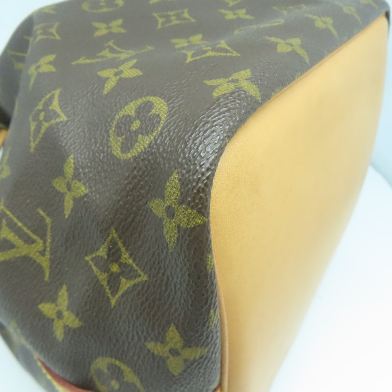 LOUIS VUITTON Monogram Petit Noe金扣肩背袋啡色