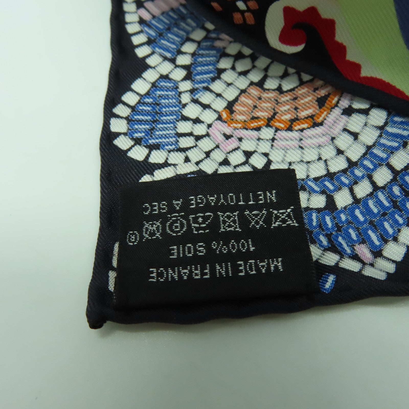HERMES 絲質Scarf 90x90絲巾黑色/米色
