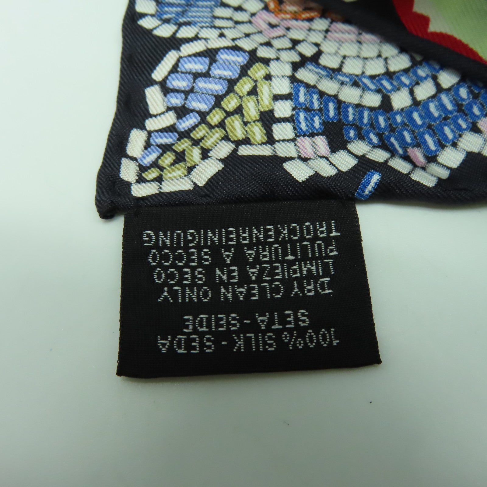 HERMES 絲質Scarf 90x90絲巾黑色/米色