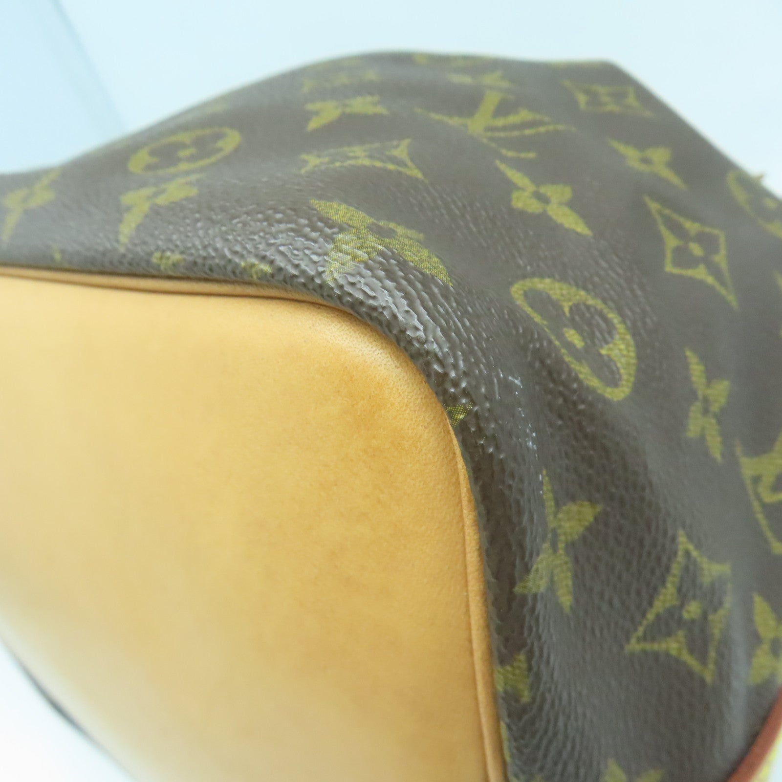 LOUIS VUITTON Monogram Petit Noe金扣肩背袋啡色