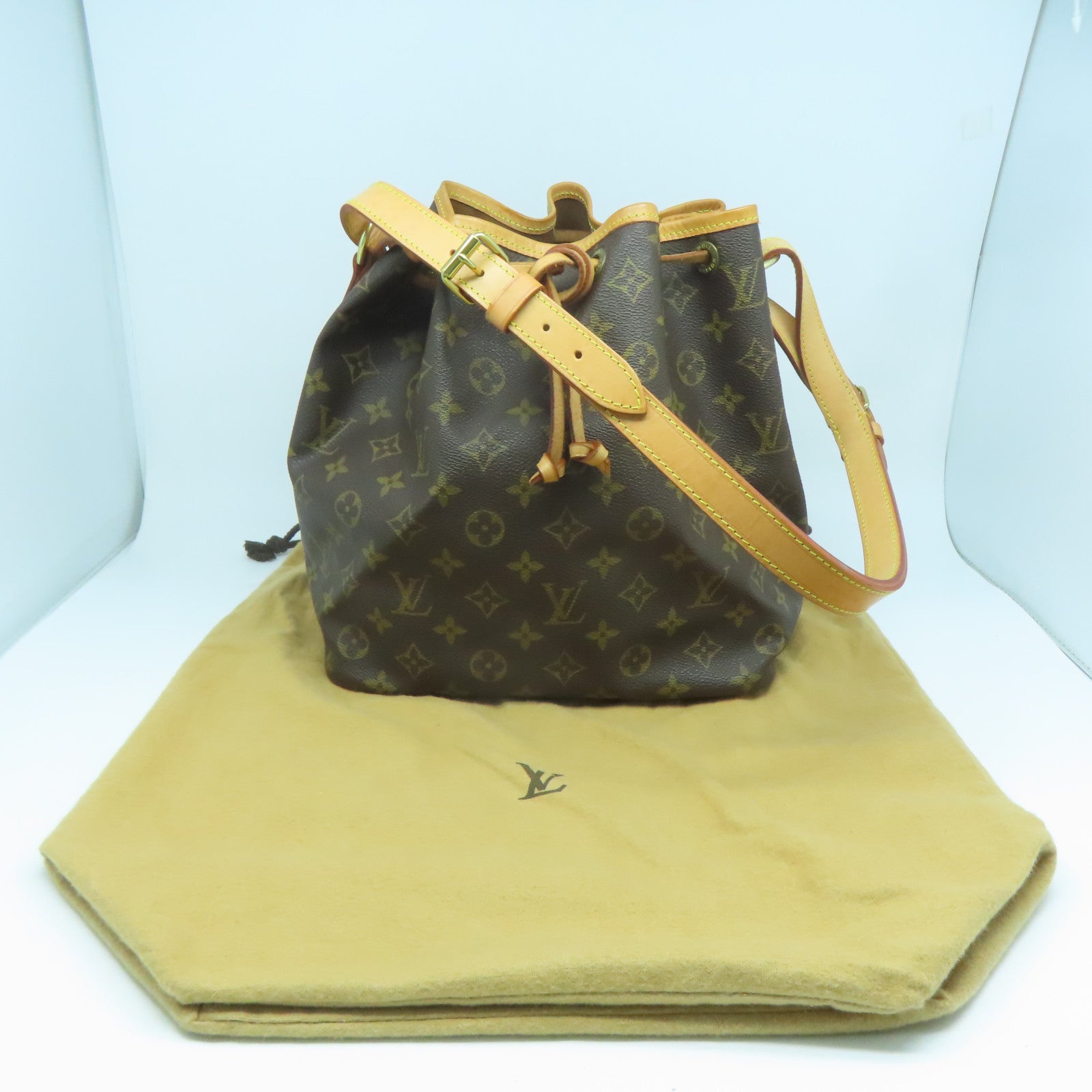 LOUIS VUITTON Monogram Petit Noe金扣肩背袋啡色