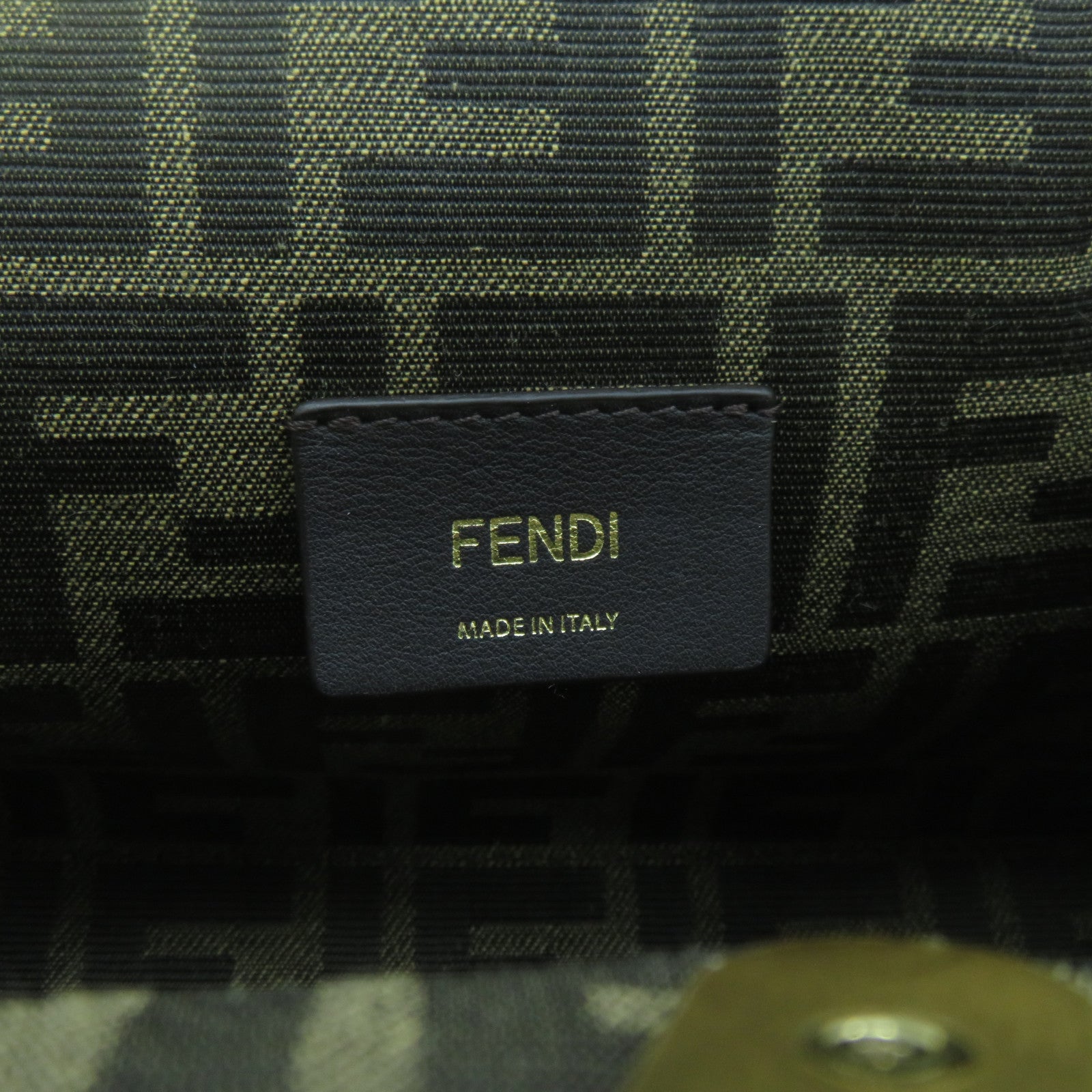 FENDI 牛皮皮革Shoulder Bag金扣肩背袋黑色